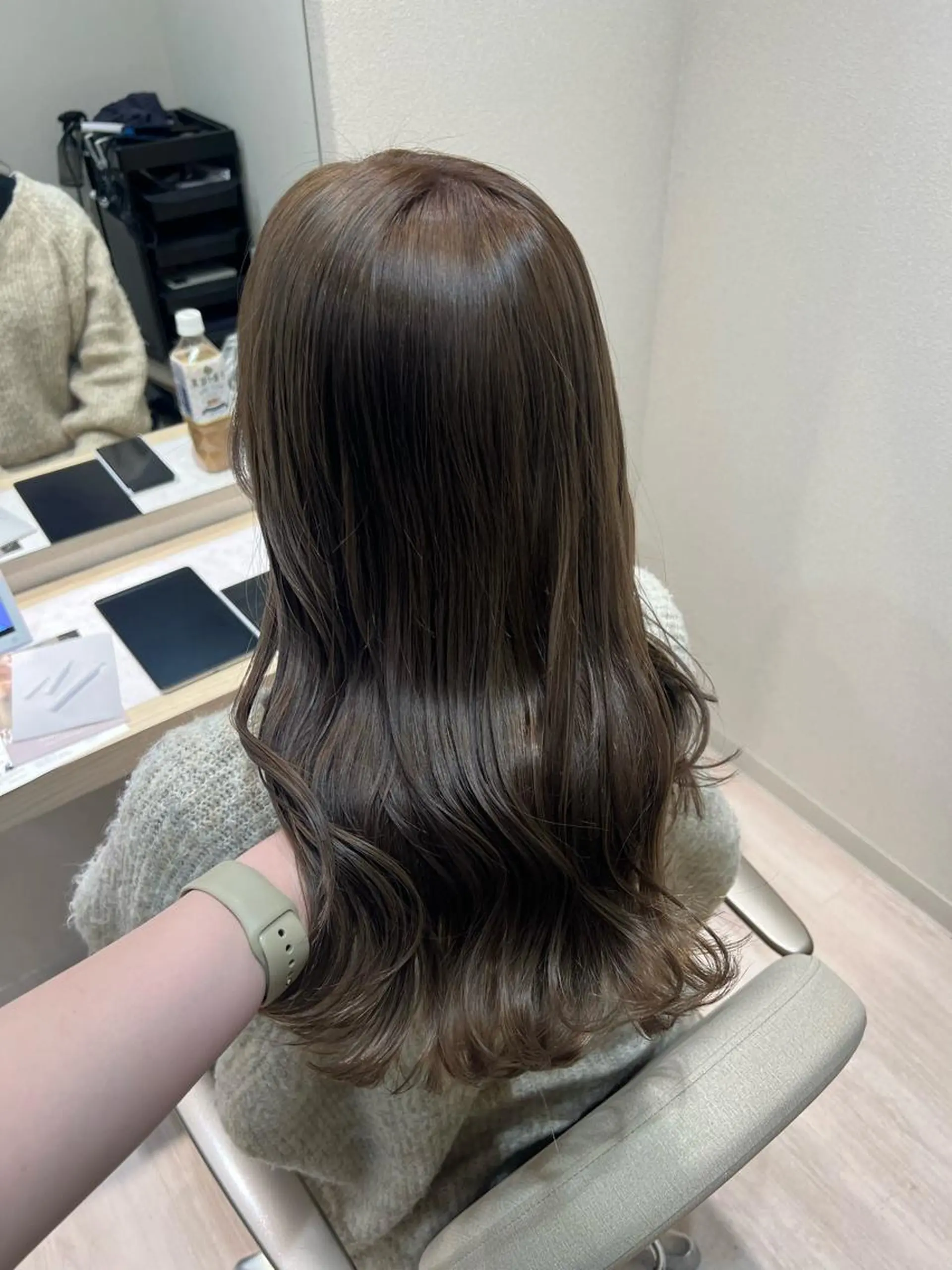 セミロング ヘアカラー トリートメント ヘッドスパ mina .のヘアスタイル