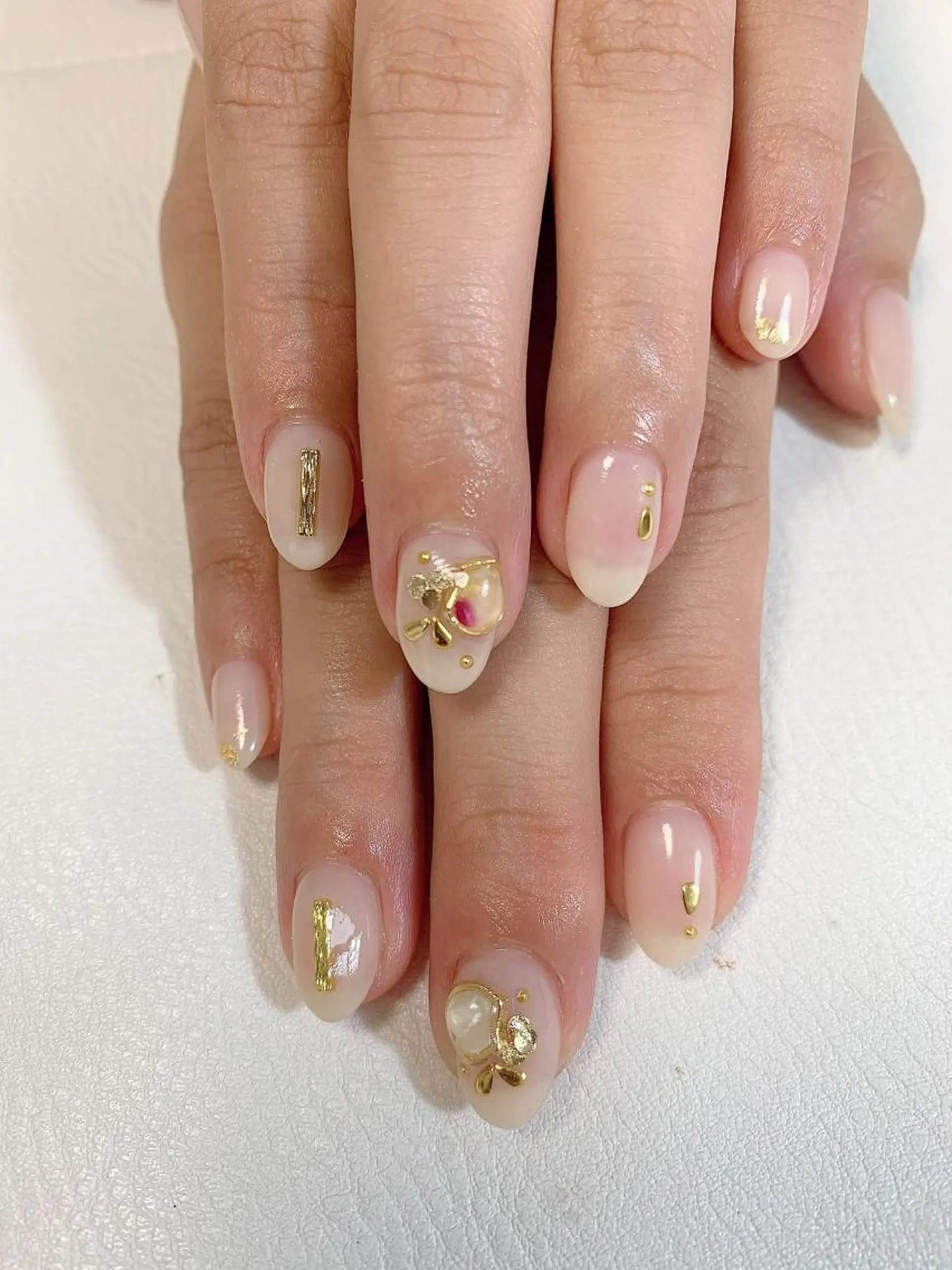 ミディアム ネイル nailアクイール morishitaのネイルデザイン