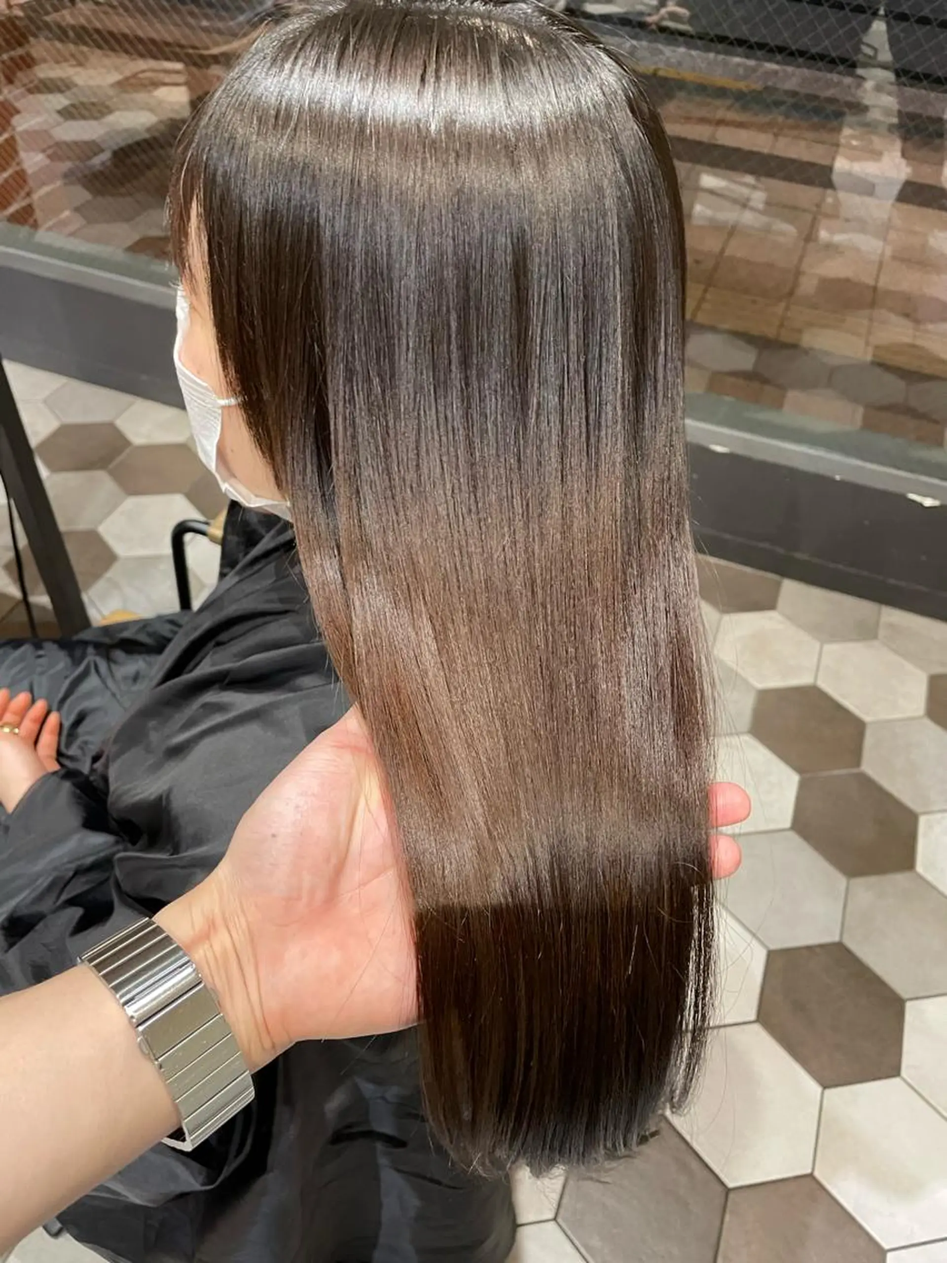 セミロング 髪質改善、縮毛矯正 酸性縮毛矯正のヘアスタイル