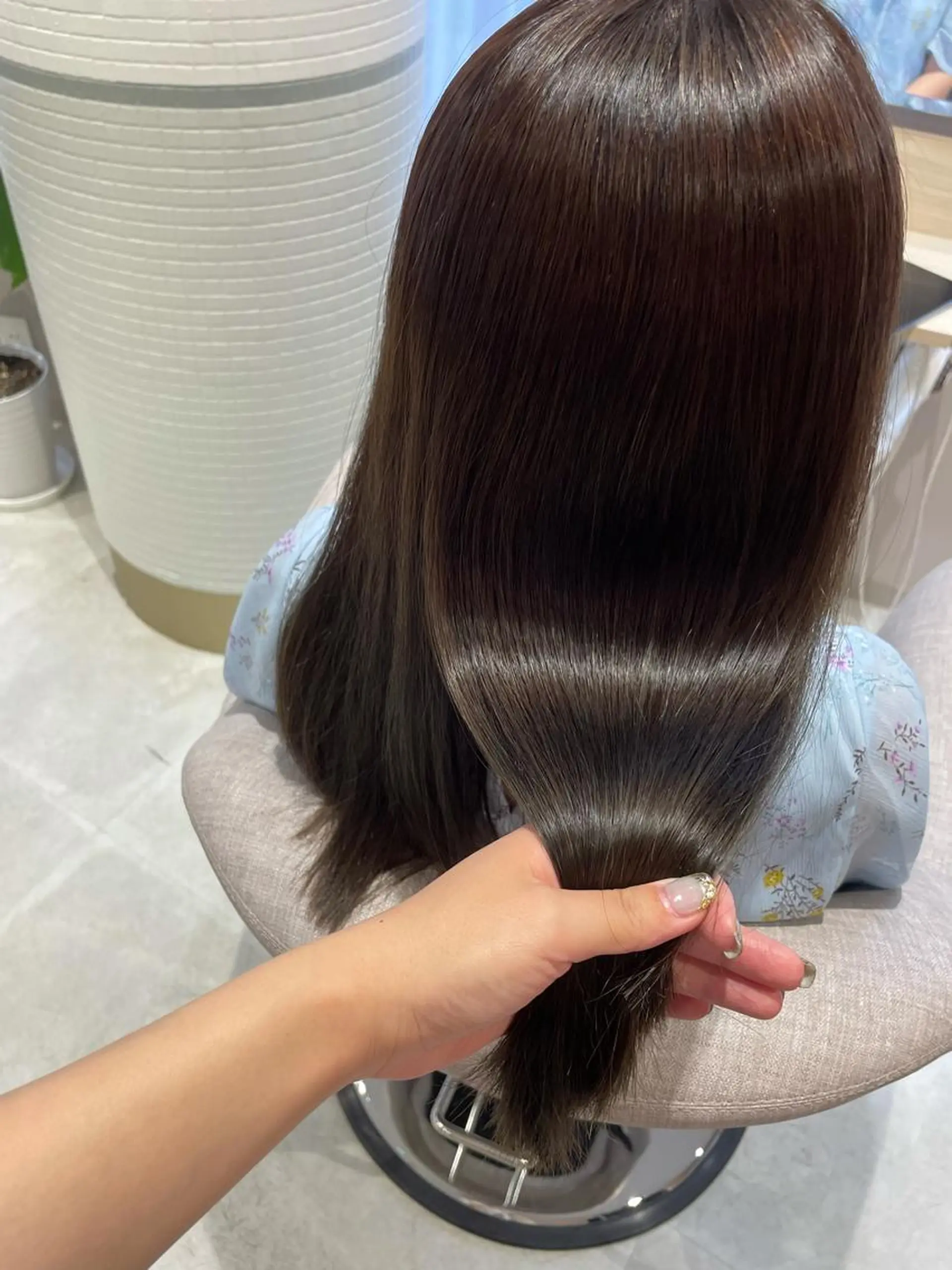 セミロング 縮毛矯正 髪質改善お任せ ください♪ひとみのヘアスタイル