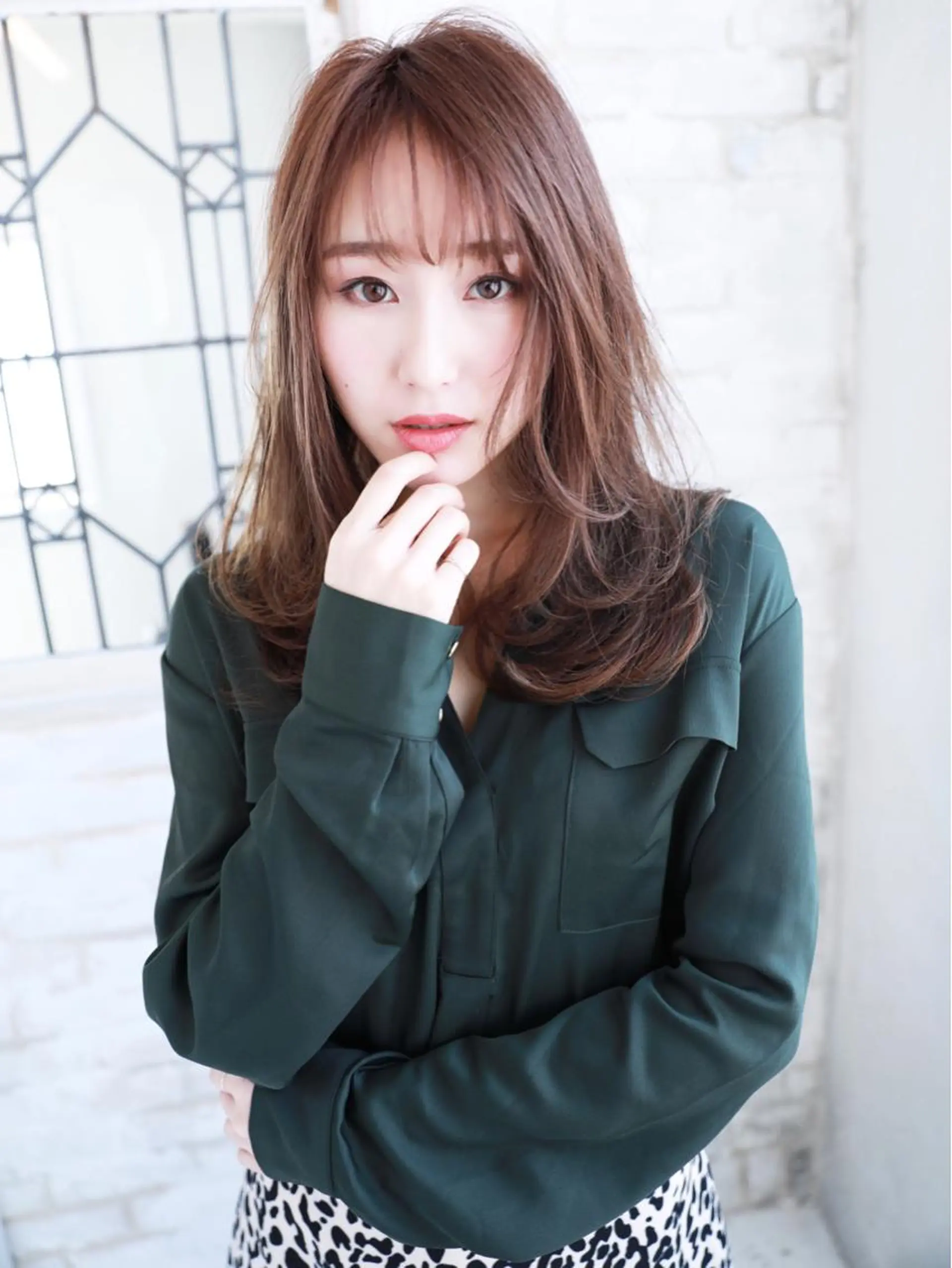 セミロング カラー 透明感カラー ハイライトカラー ハイトーンカラー ハイライト &グループ代表取締役 KOHEIのヘアスタイル
