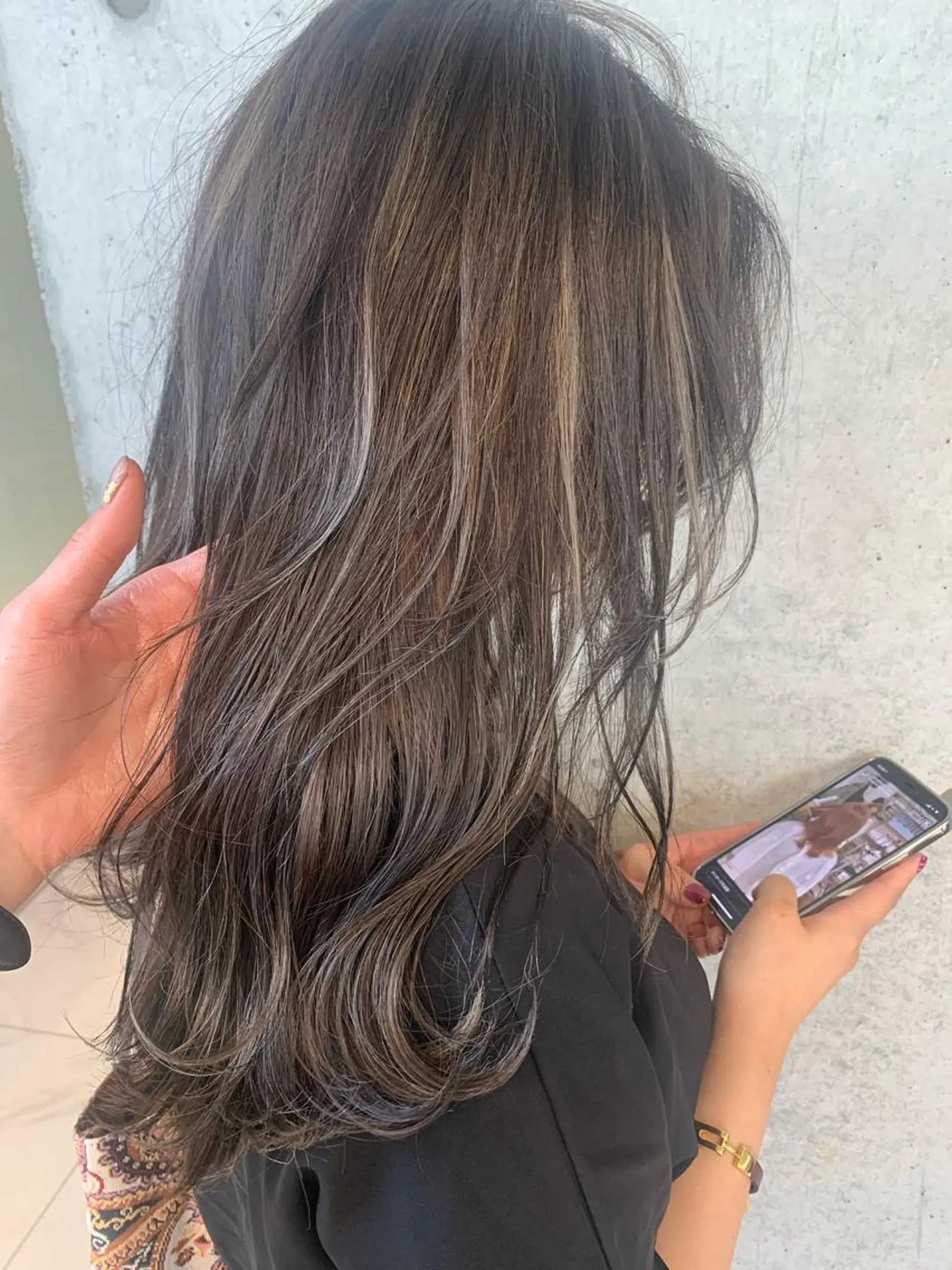 ロング カラー ハイライトカラー ハイライト 梅本 有希のヘアスタイル