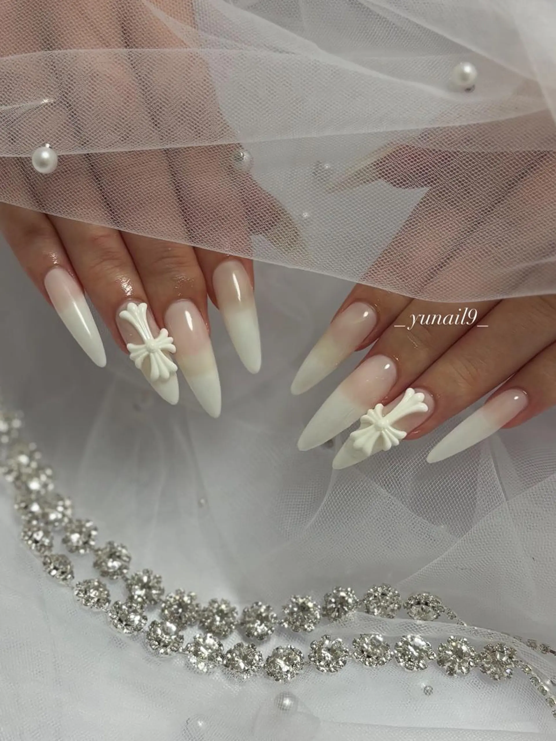 ネイル オーロラネイル ボルドー クリアネイル フラッシュネイル フットネイル メラク難波/長さだし パラジェルフィルインのネイルデザイン