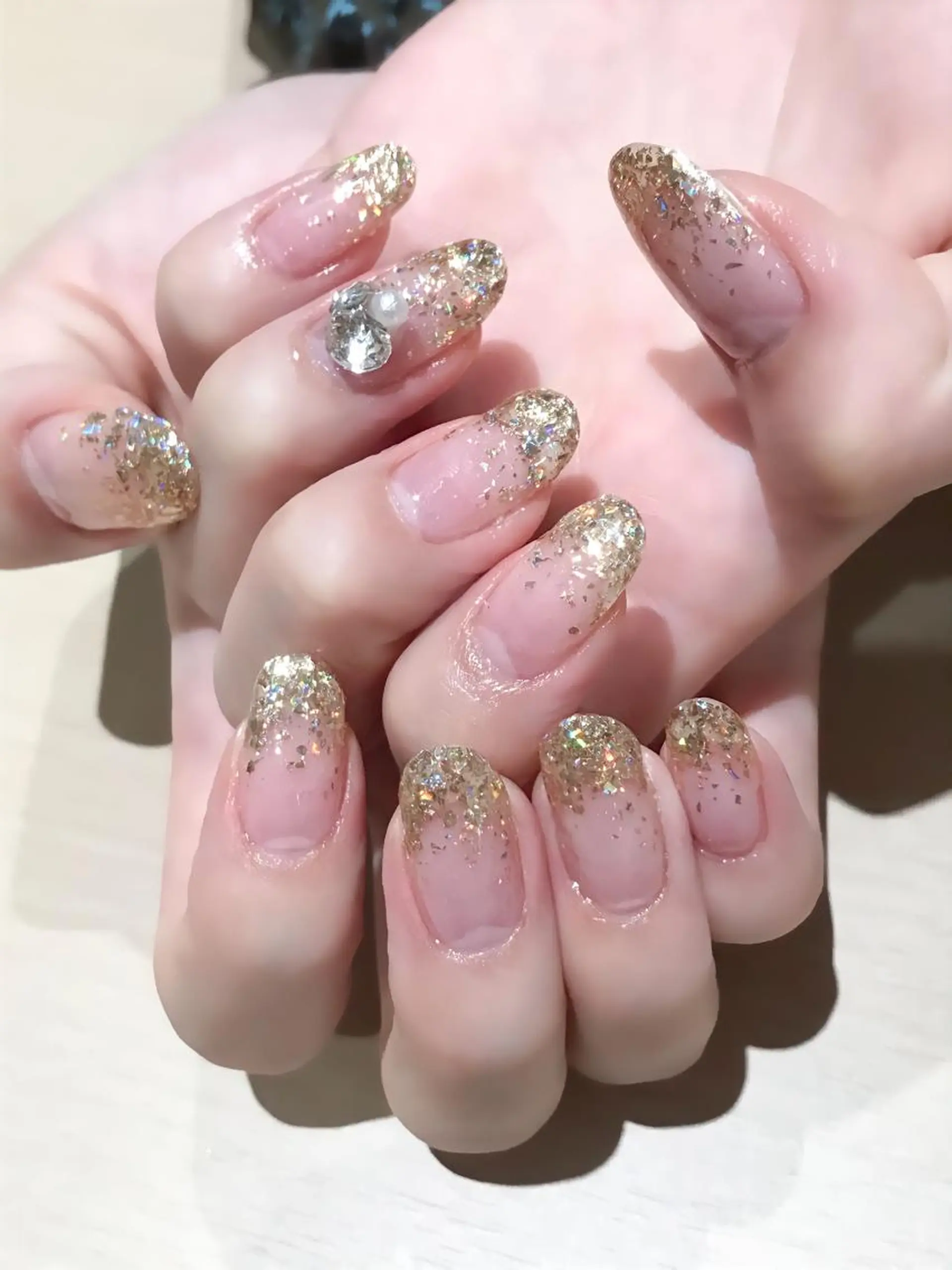 ネイル オーロラネイル ゴールド ゴージャス グラデーション ラメ(グリッター) Nyanco Nailのネイルデザイン