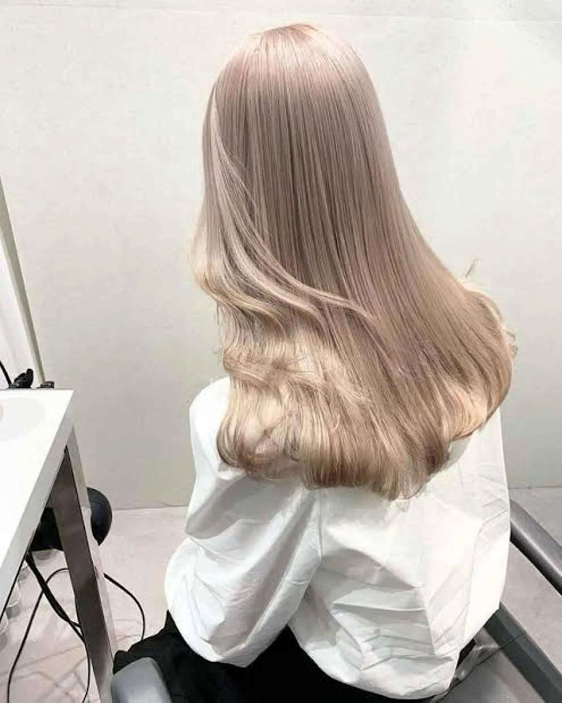 カラー 草野 奈扇のヘアスタイル