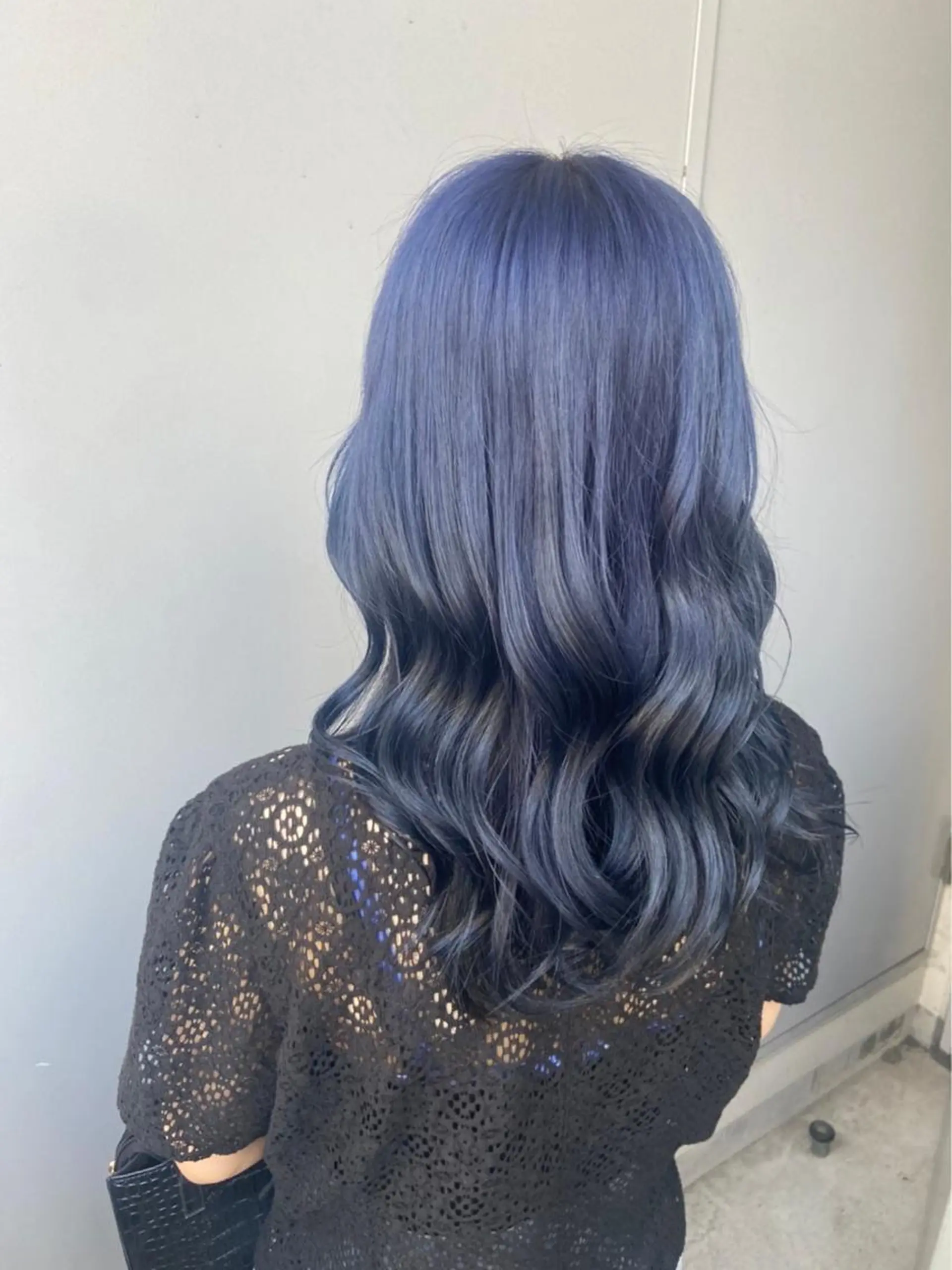 ミディアム 寒色＆ブリーチ特化 寒色MiOのヘアスタイル