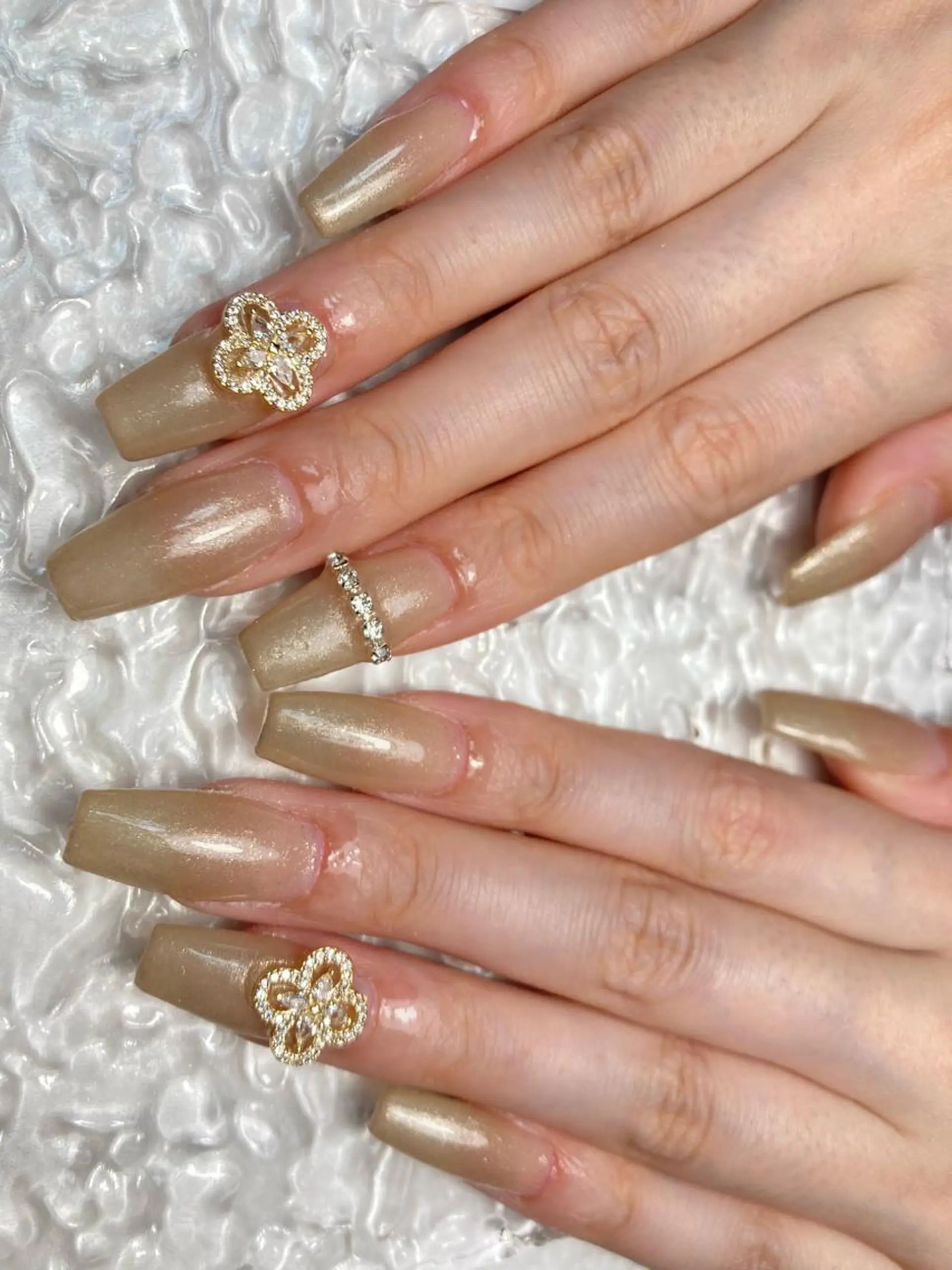 ロング ネイル ハンドネイル ✴︎ Delightのネイルデザイン