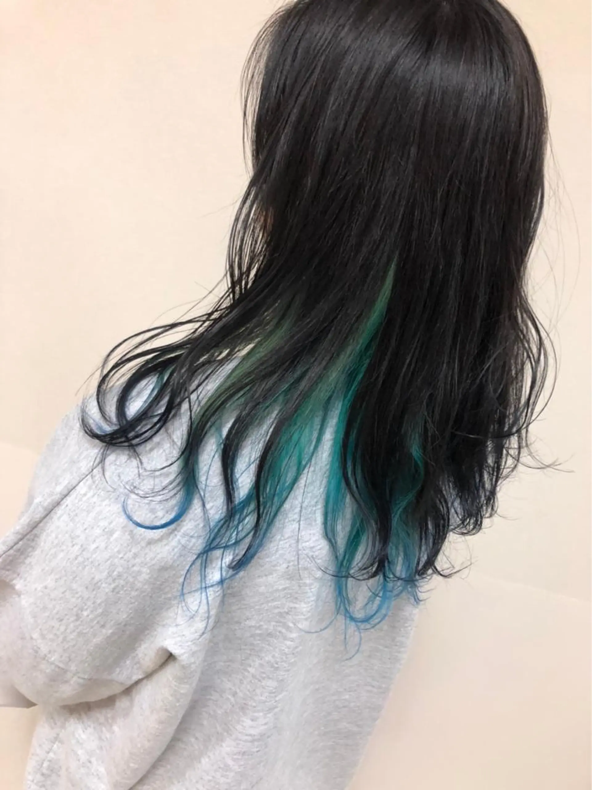 セミロング カラー ヘアアレンジ ブルーカラー インナーカラー ヘアカラー 🌈haru🌻 藤沢ハイトーン🌈のヘアスタイル