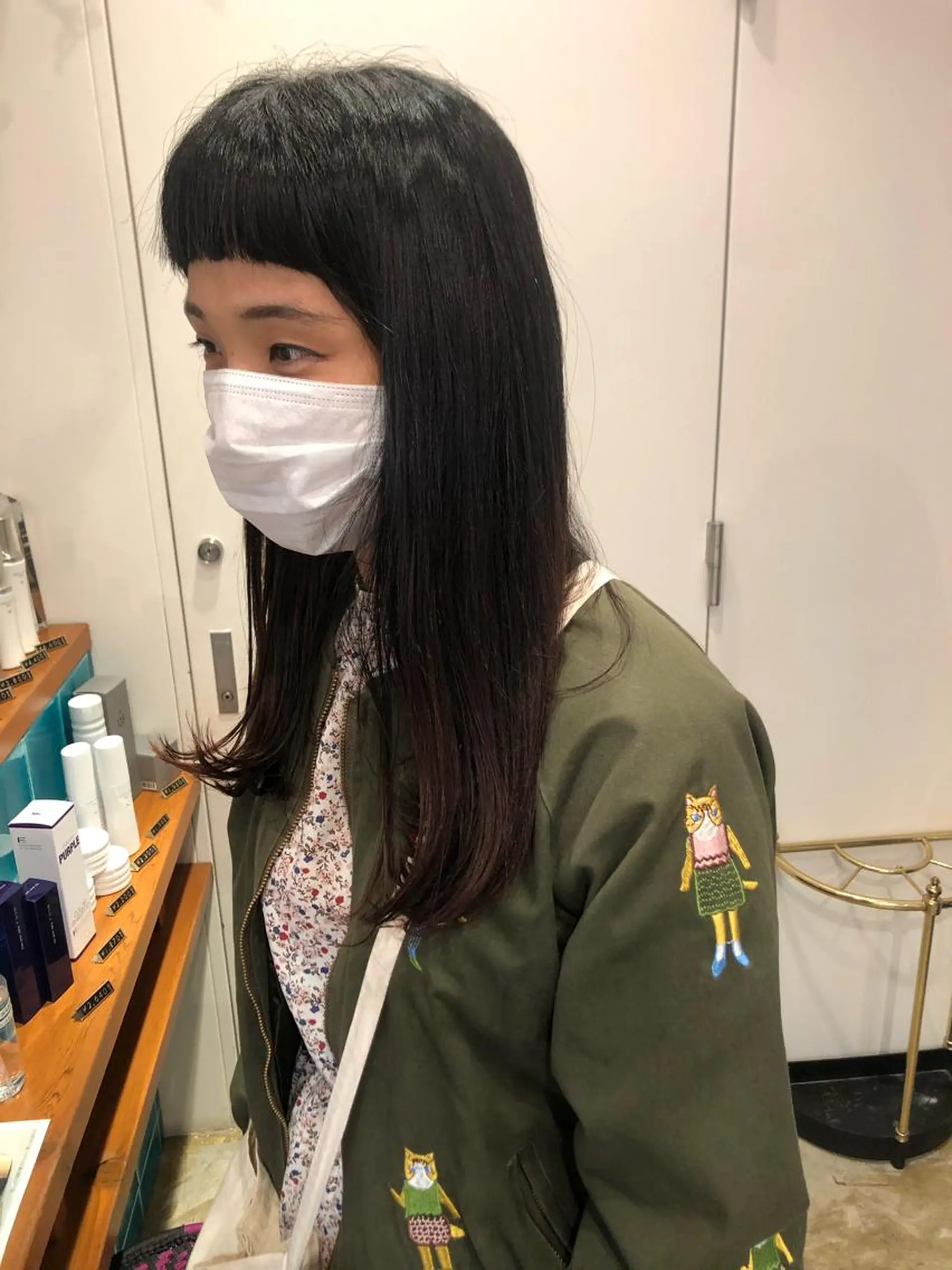 ロング カット トリートメント MIOベージュカラー 柔らかいカラーのヘアスタイル