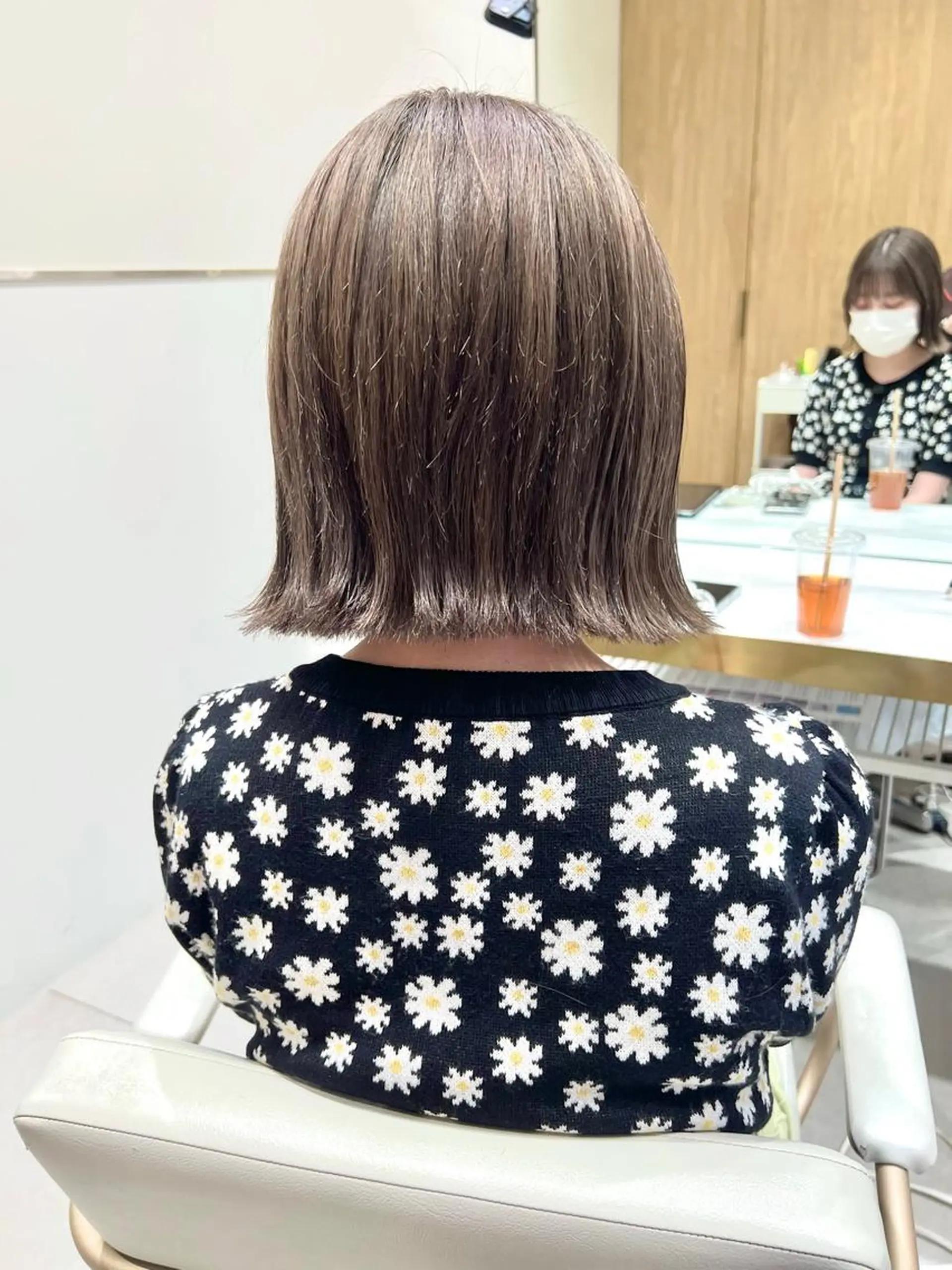 ミディアム カラー ベージュカラー 透明感カラー グレージュ ボブ カット ヘアカラー トリートメント レイヤー専門家 ダブルカラー修のヘアスタイル