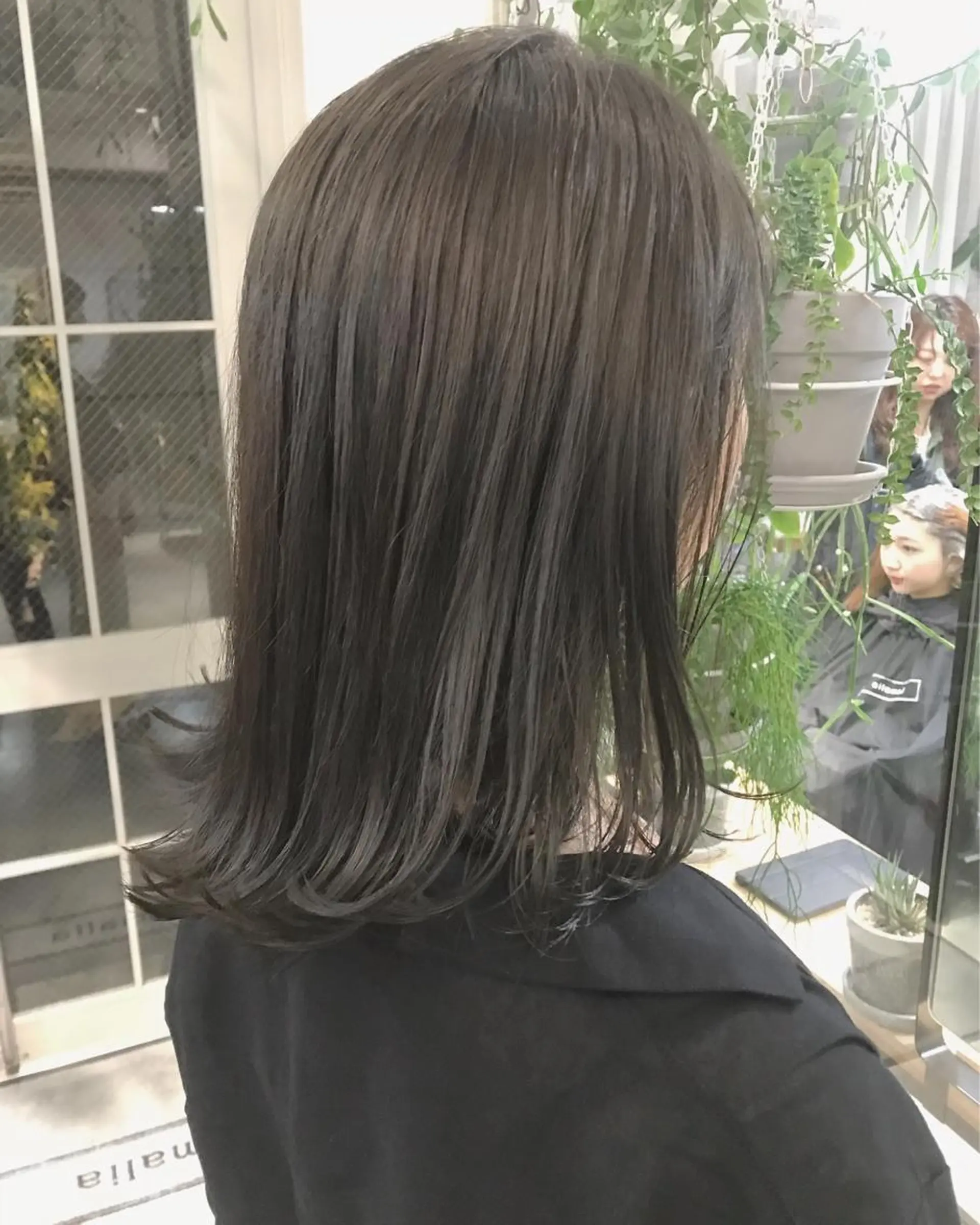 ミディアム カラー ハイトーンボブ 前田 表参道　グレージュのヘアスタイル