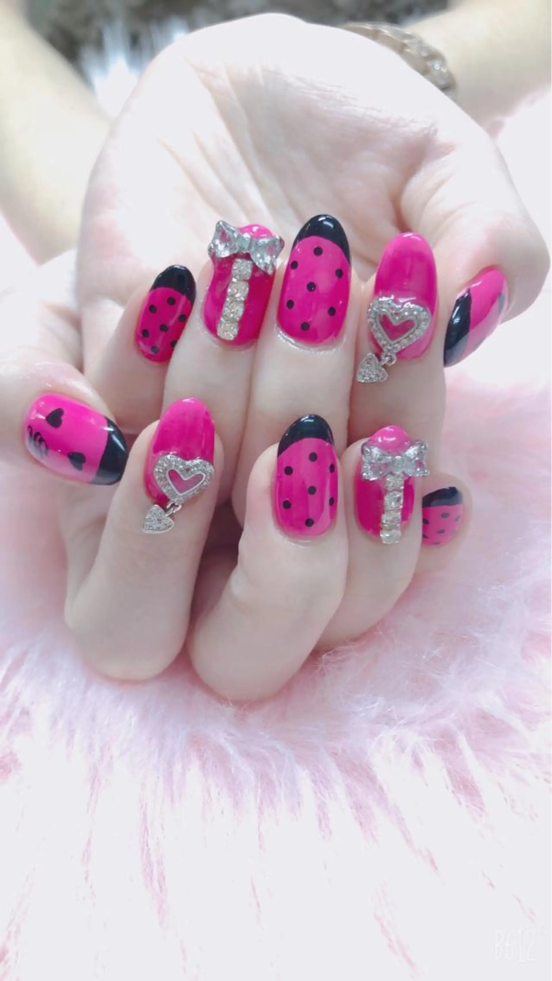 ネイル ドット フレンチネイル リボン ハンドネイル MoonNail ユリ🌸のネイルデザイン