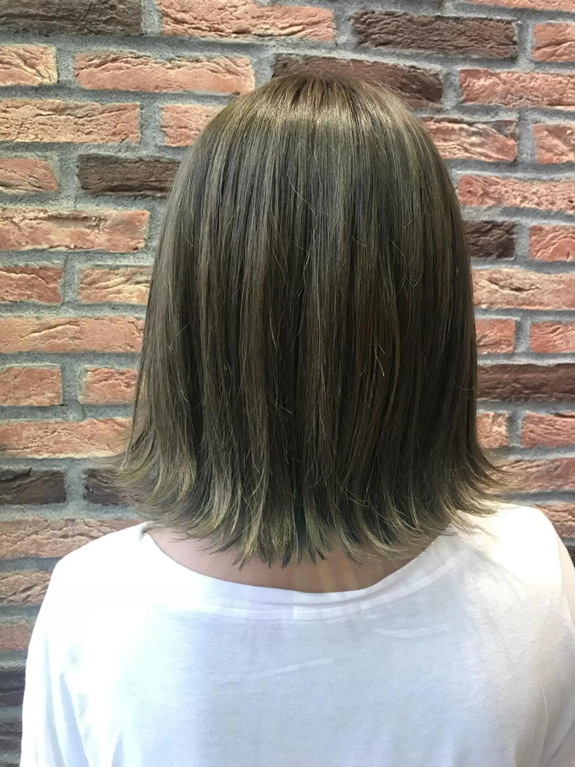 ミディアム カラー ボブ 外ハネヘア 井上 佳奈のヘアスタイル