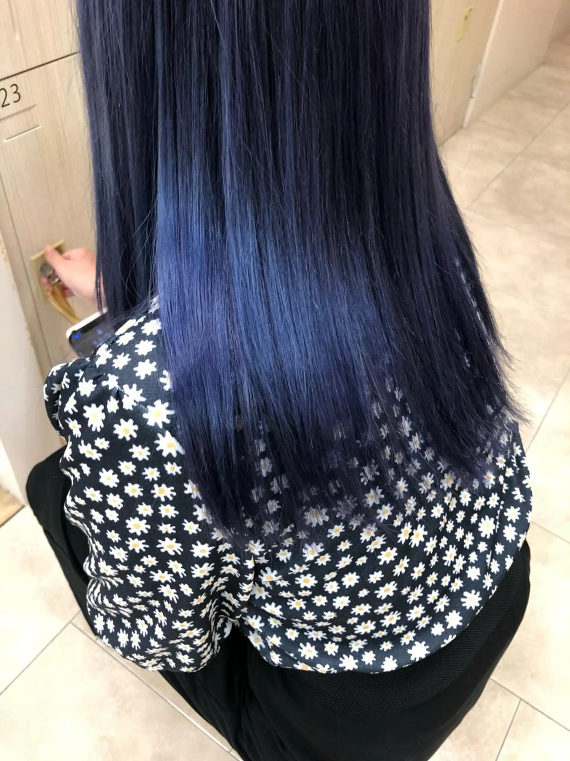 ロング カラー ブリーチ ブルーカラー ブルーラベンダー ラベンダーカラー ヘアカラー トリートメント 盛れるレイヤーカット 得意🌹井上美沙のヘアスタイル