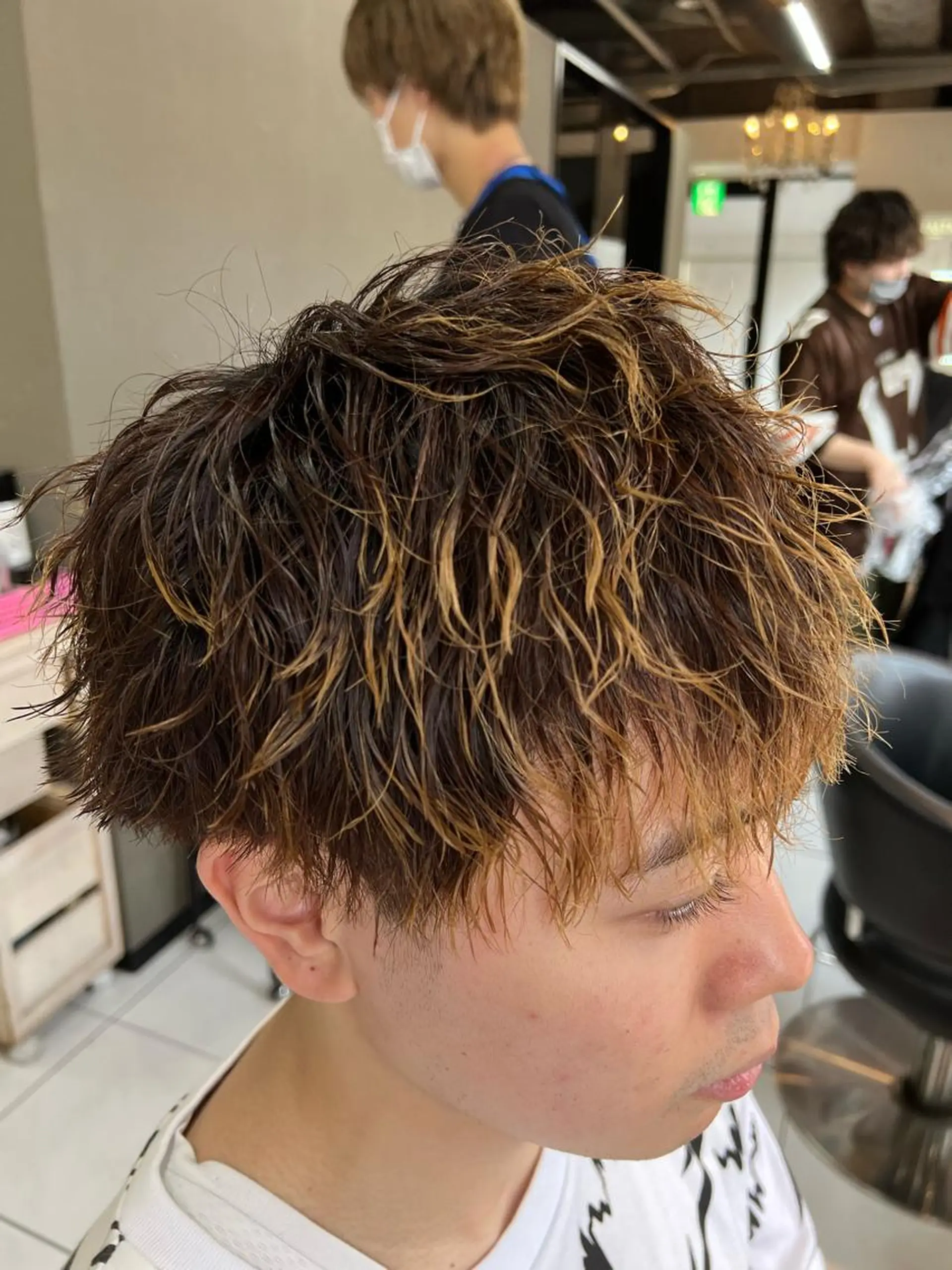 パーマ メンズ センターパート フェードカット カルマパーマ マッシュ メンズパーマ カット パーマ パーマ特化美容師 茂木広幸のヘアスタイル