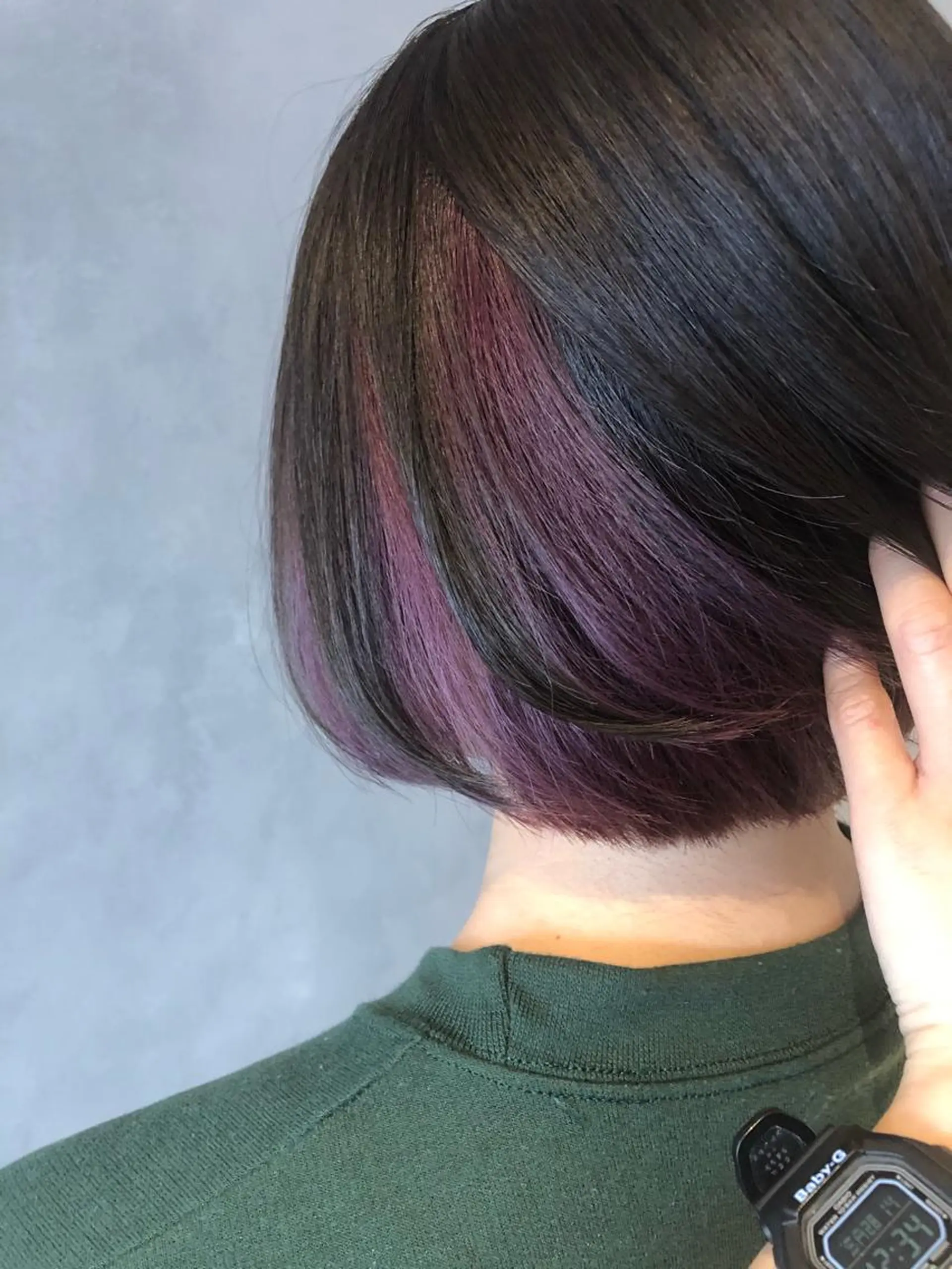 ショート カラー カシス インナーカラー ピンクカラー 長谷川 沙紀のヘアスタイル