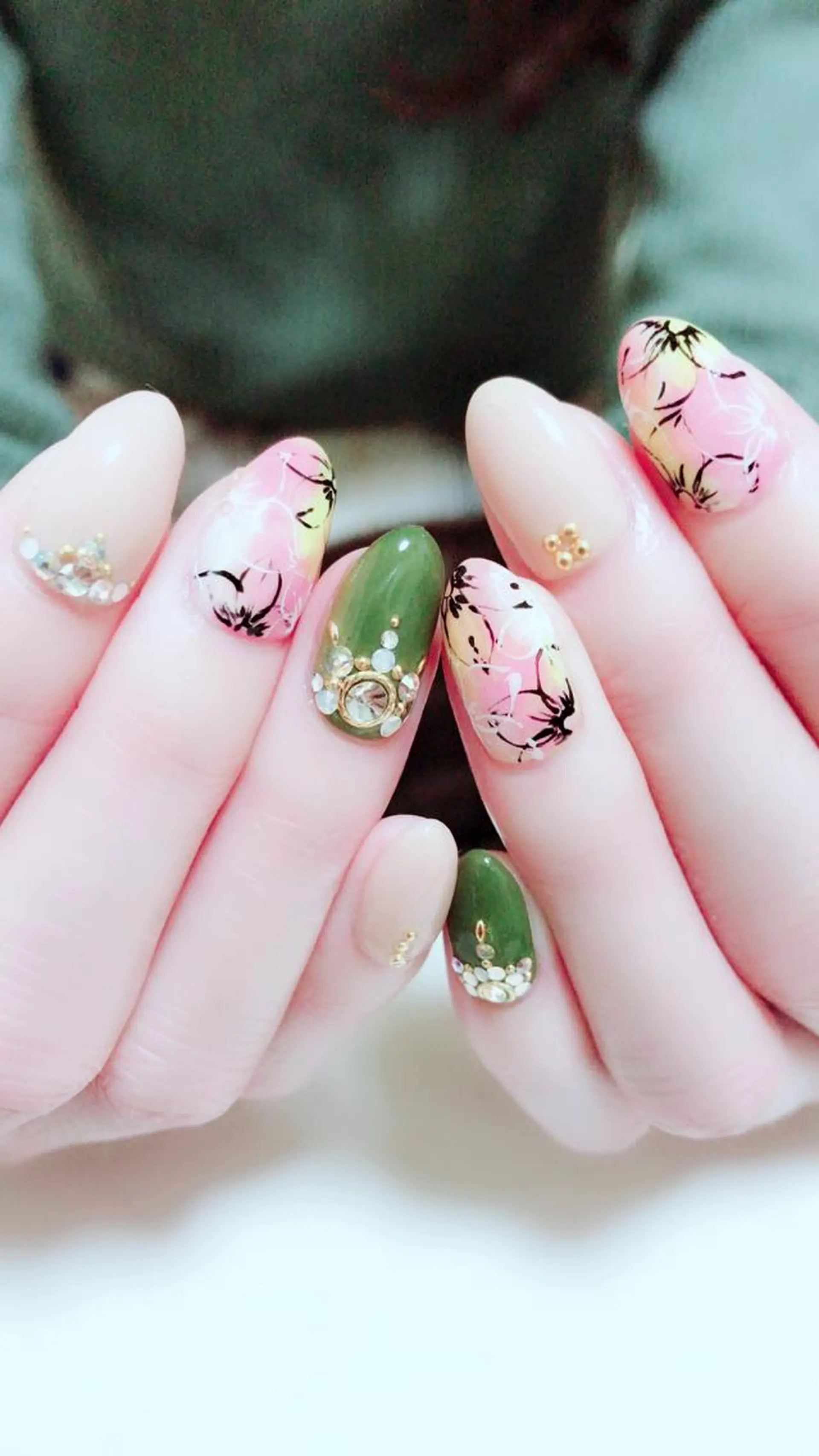 ネイル 春ネイル 吉冨 光恵のネイルデザイン