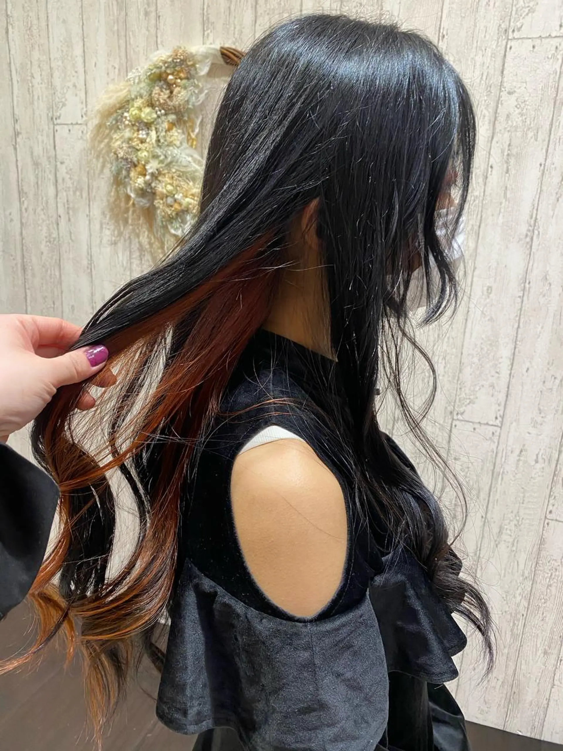 ロング カラー イヤリングカラー インナーカラー レッドカラー 🦋店長🦋 ほんさわ みずきのヘアスタイル