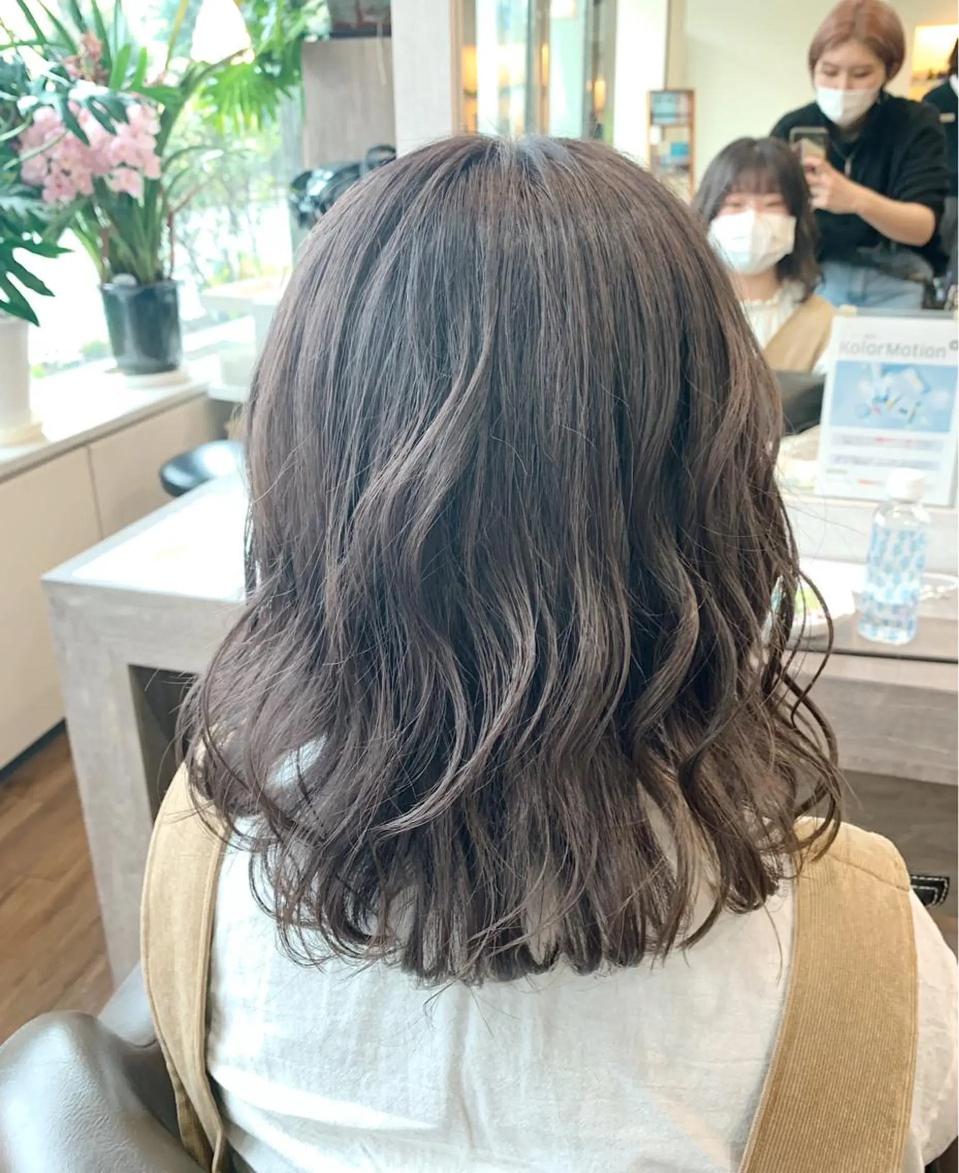 ミディアム カラー ブリーチ カット ヘアカラー トリートメント Honami カラー診断/髪質改善のヘアスタイル