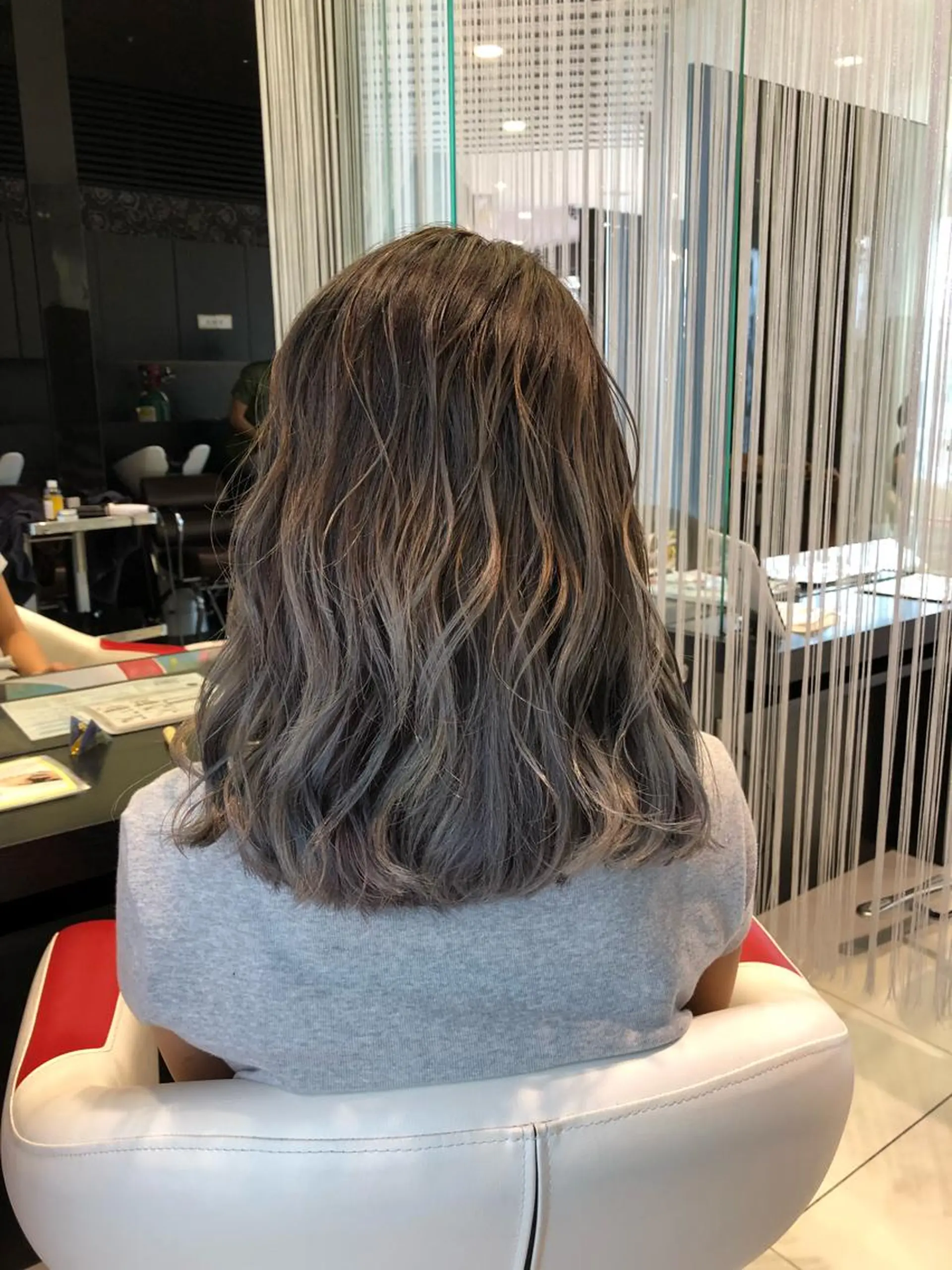 ミディアム カラー ヘアアレンジ グラデーションカラー ハイライトカラー ハイライト カット ヘアカラー トリートメント 大塚 貴之のヘアスタイル