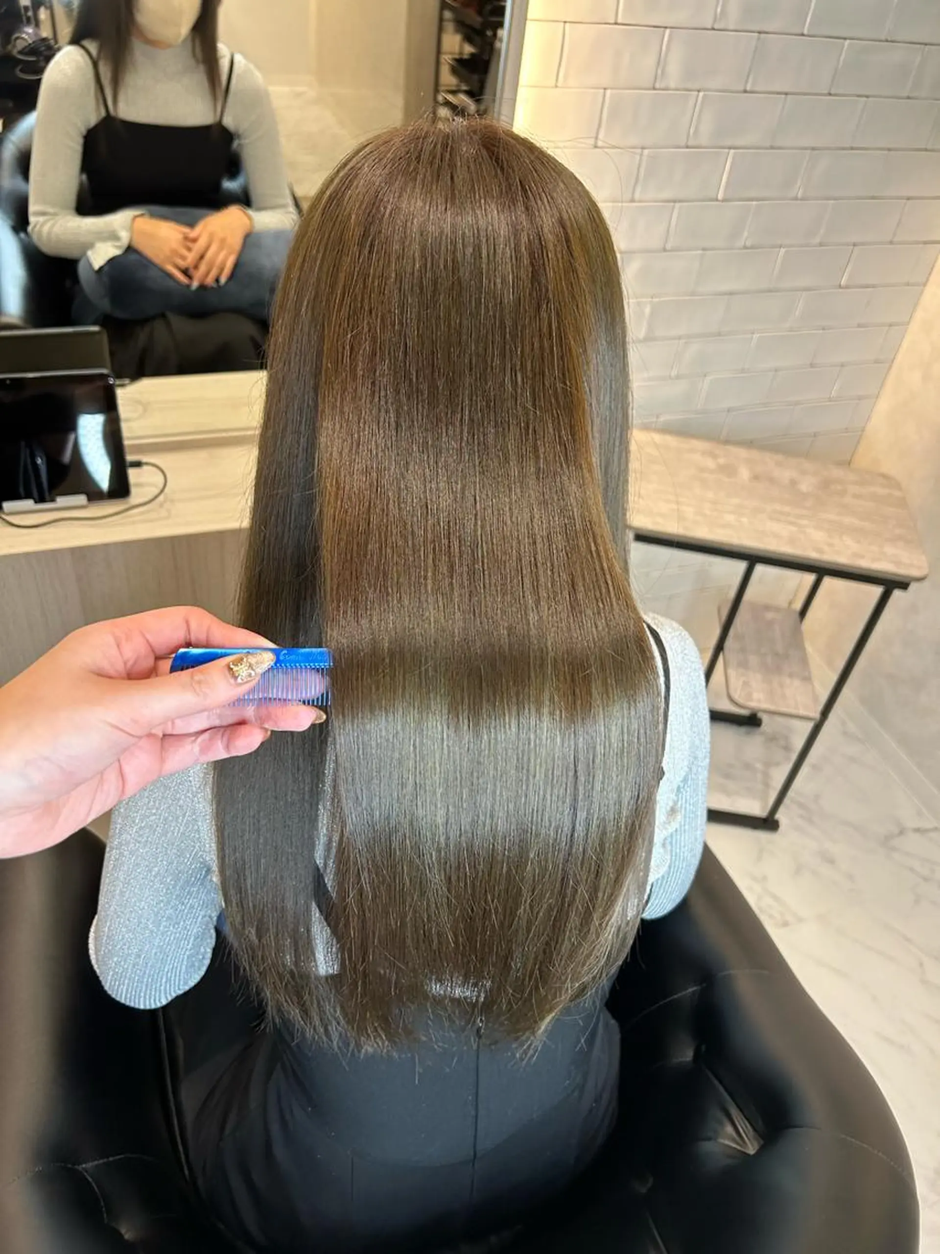 ロング カラー トリートメント emi/髪質改善/ 韓国風/艶カラーのヘアスタイル