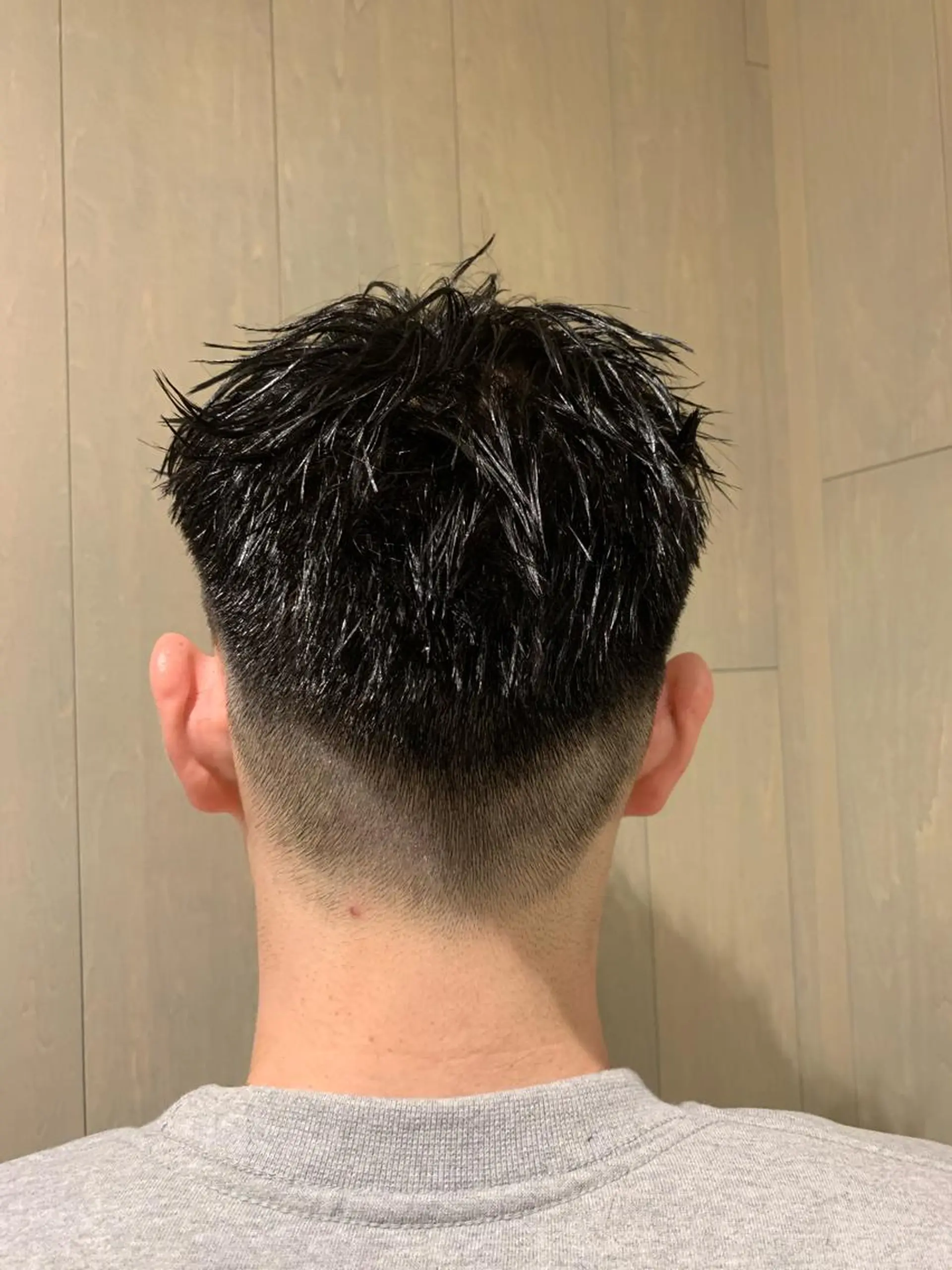 ショート カラー メンズ 糟谷 慈英のヘアスタイル