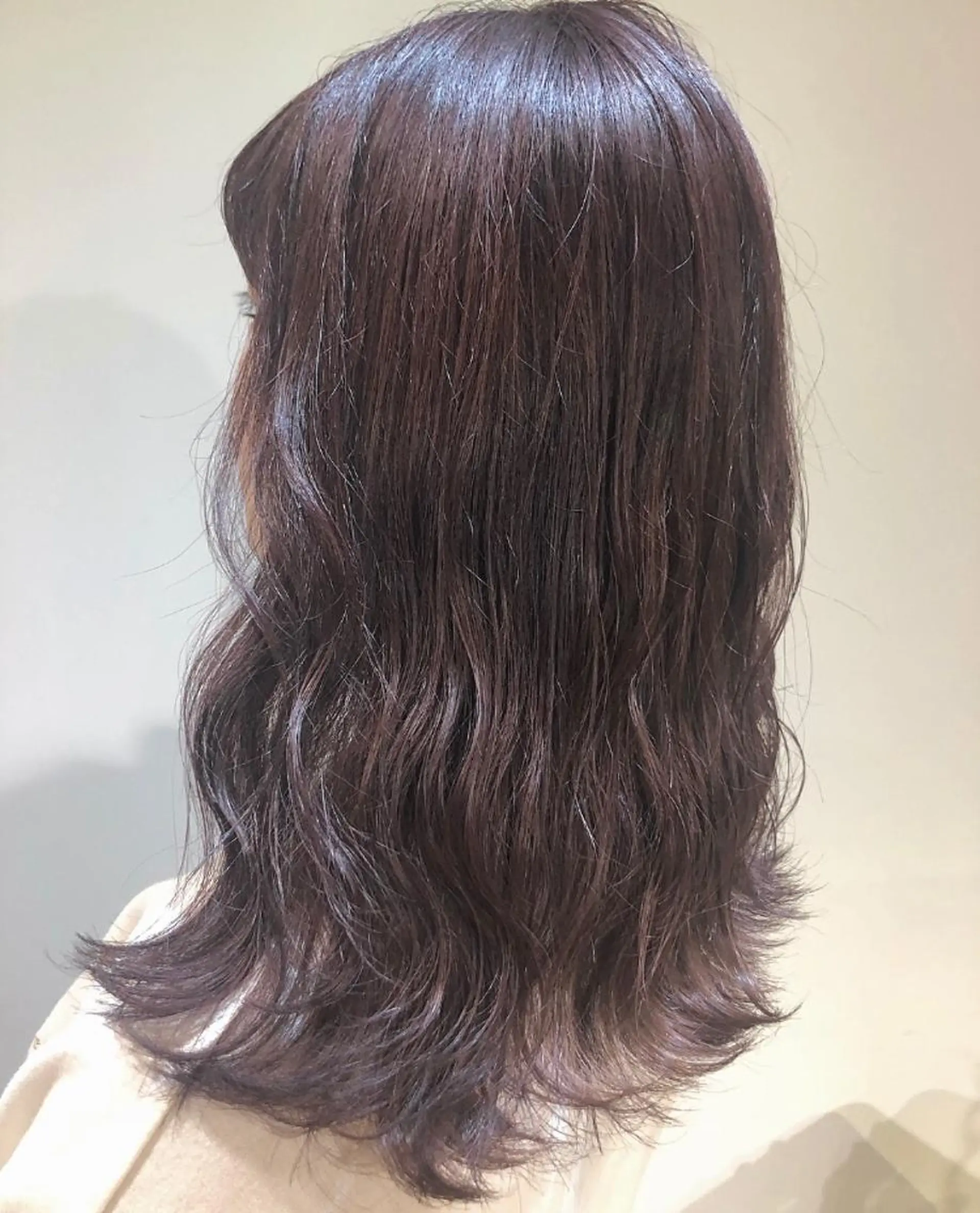 ミディアム カラー アッシュ ブリーチ ピンクカラー ピンクアッシュ カット ヘアカラー トリートメント scene. haraのヘアスタイル