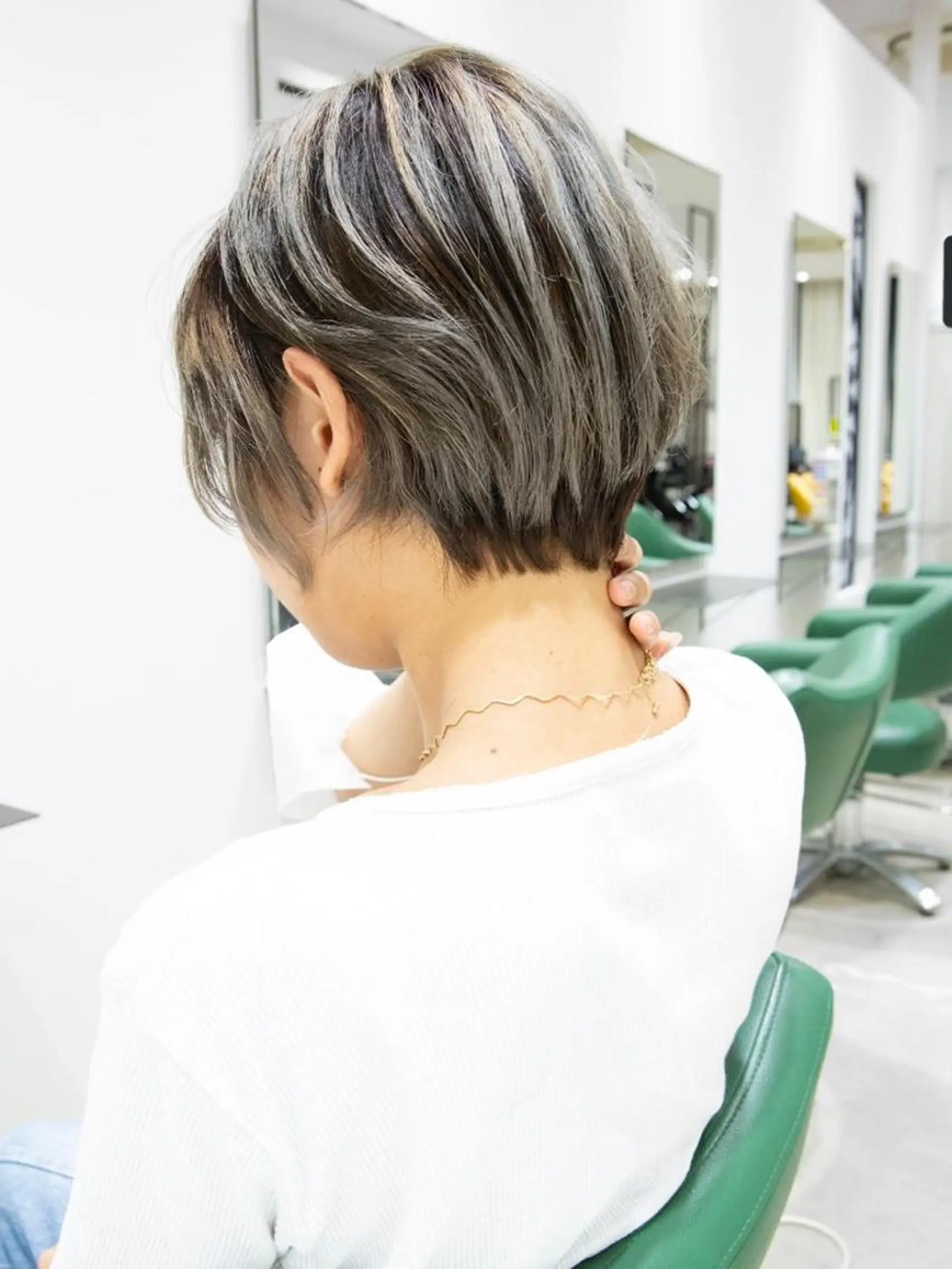 ショート カラー Re:ta Hair 飯田淳平のヘアスタイル