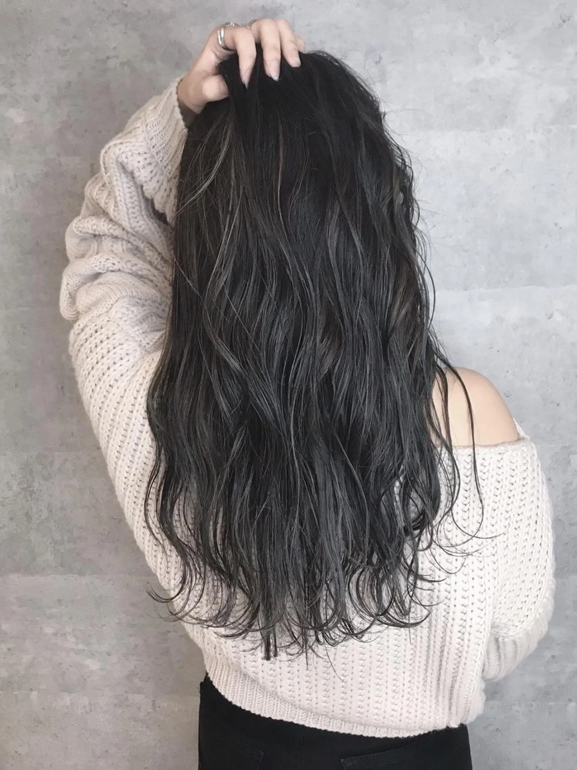 セミロング カラー _WHITE 天王寺のヘアスタイル