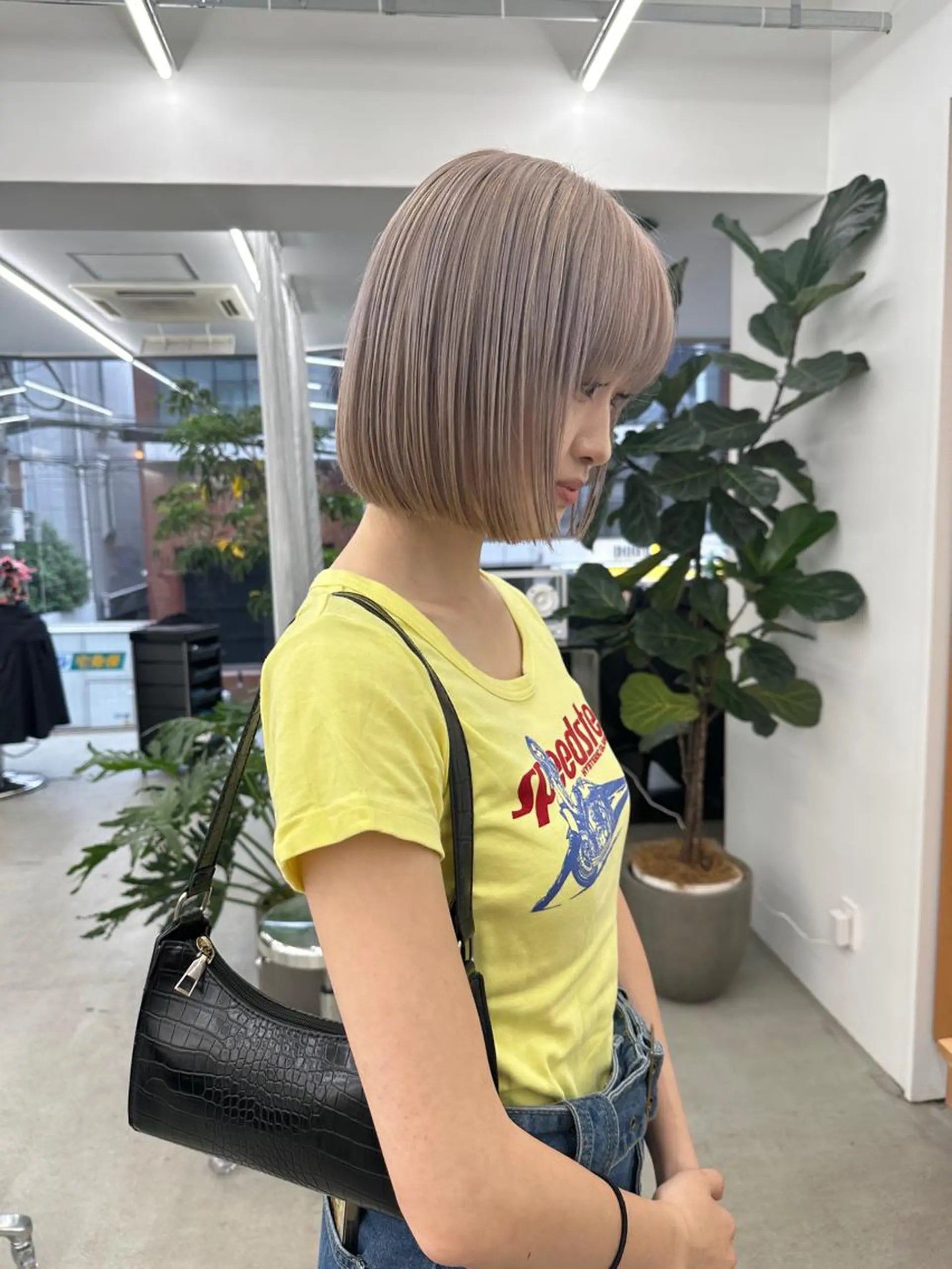 ショート カラー シルバー ボブ/レイヤー/ケア パーマ/リュウタのヘアスタイル