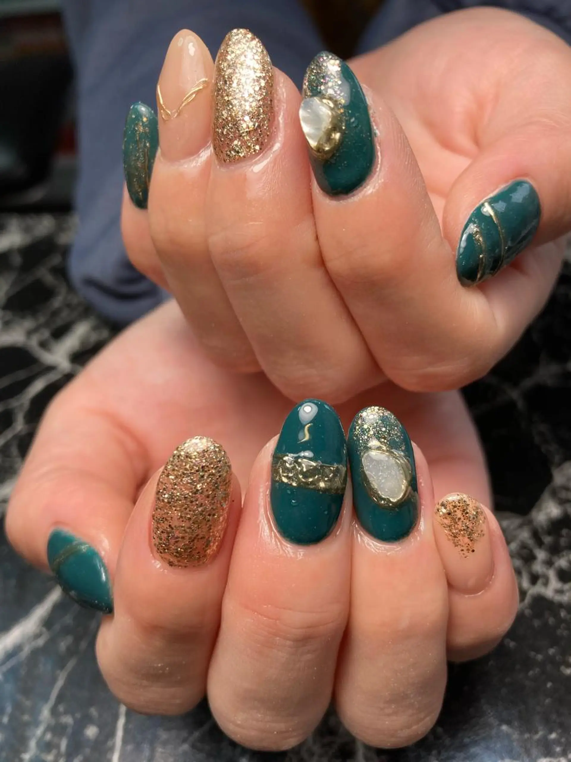 ミディアム ネイル ハンドネイル フットネイル ✴︎ Delightのネイルデザイン