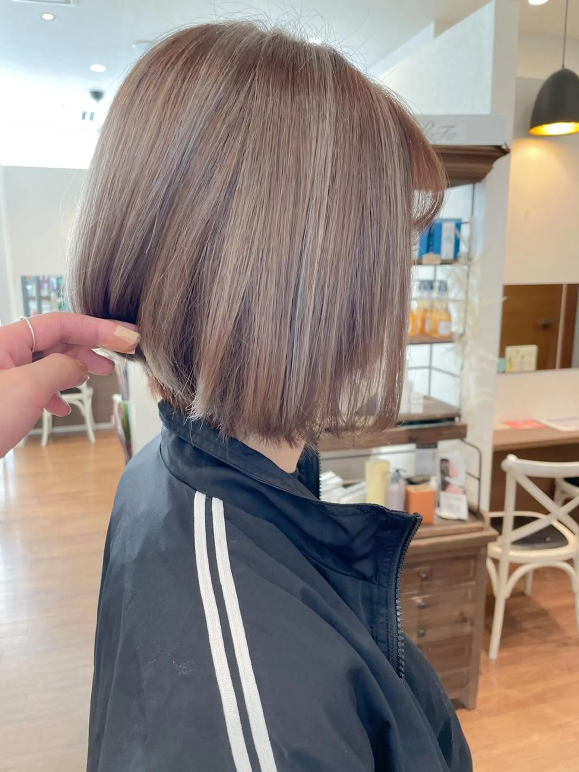 ショート カラー ベージュカラー ハイライトカラー ミルクティーベージュ ハイライト ヘアカラー 髪質改善/ブリーチ 田代 龍我のヘアスタイル