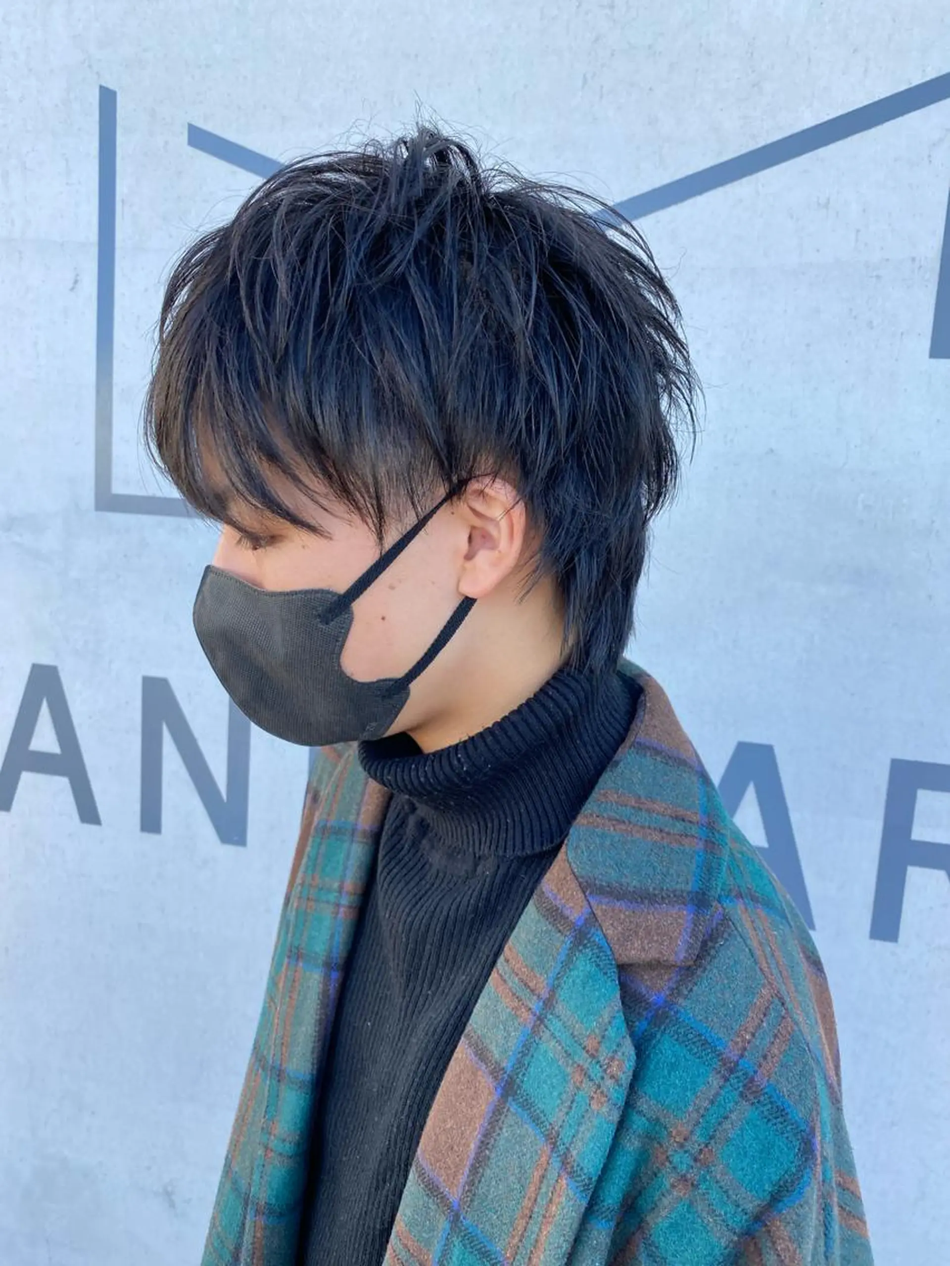 ショート メンズ メンズウルフカット ショートヘア 外ハネヘア ウルフカット 小岸 竜のヘアスタイル