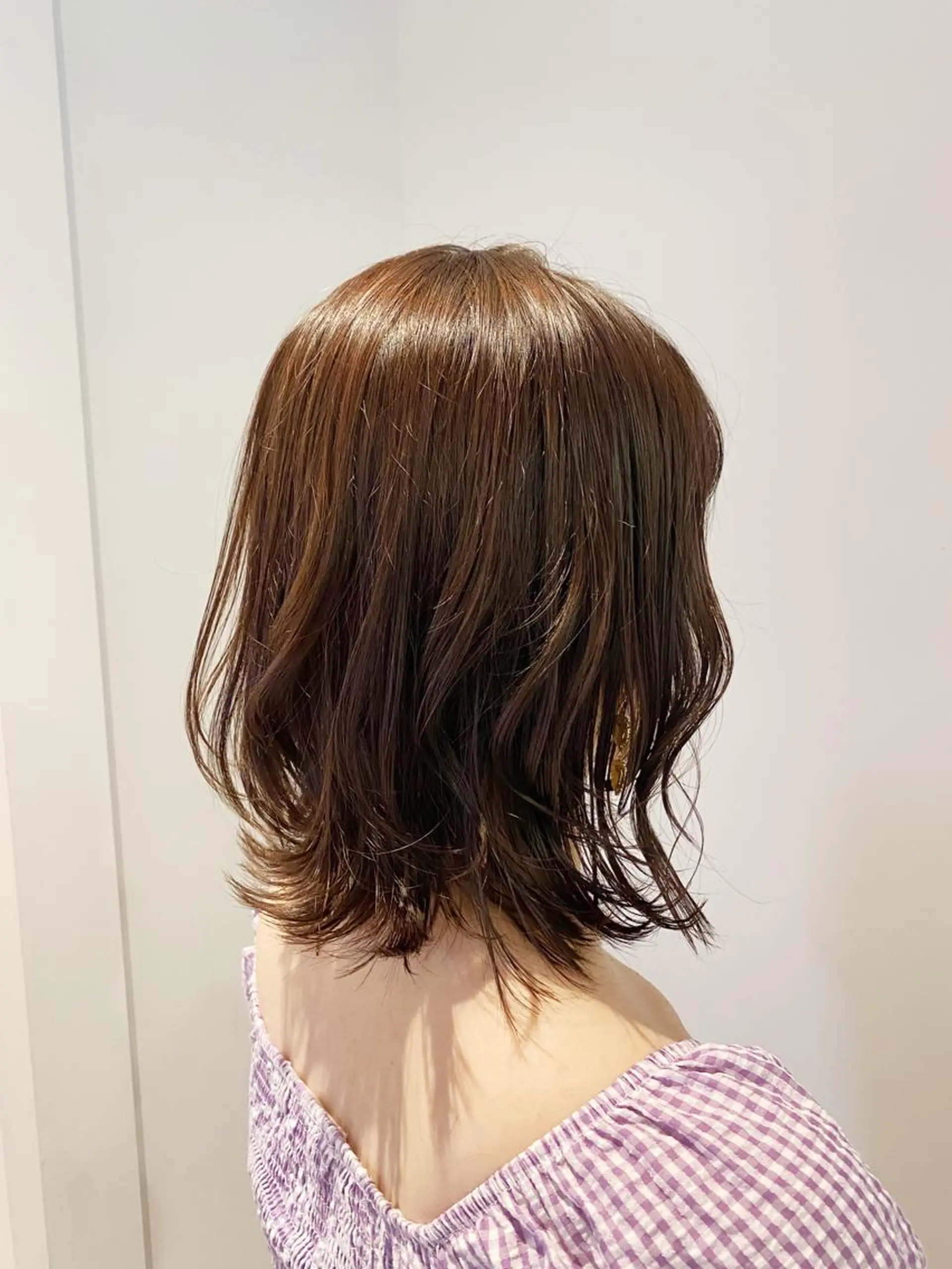 ミディアム カラー レイヤーカット 根津 友輔のヘアスタイル