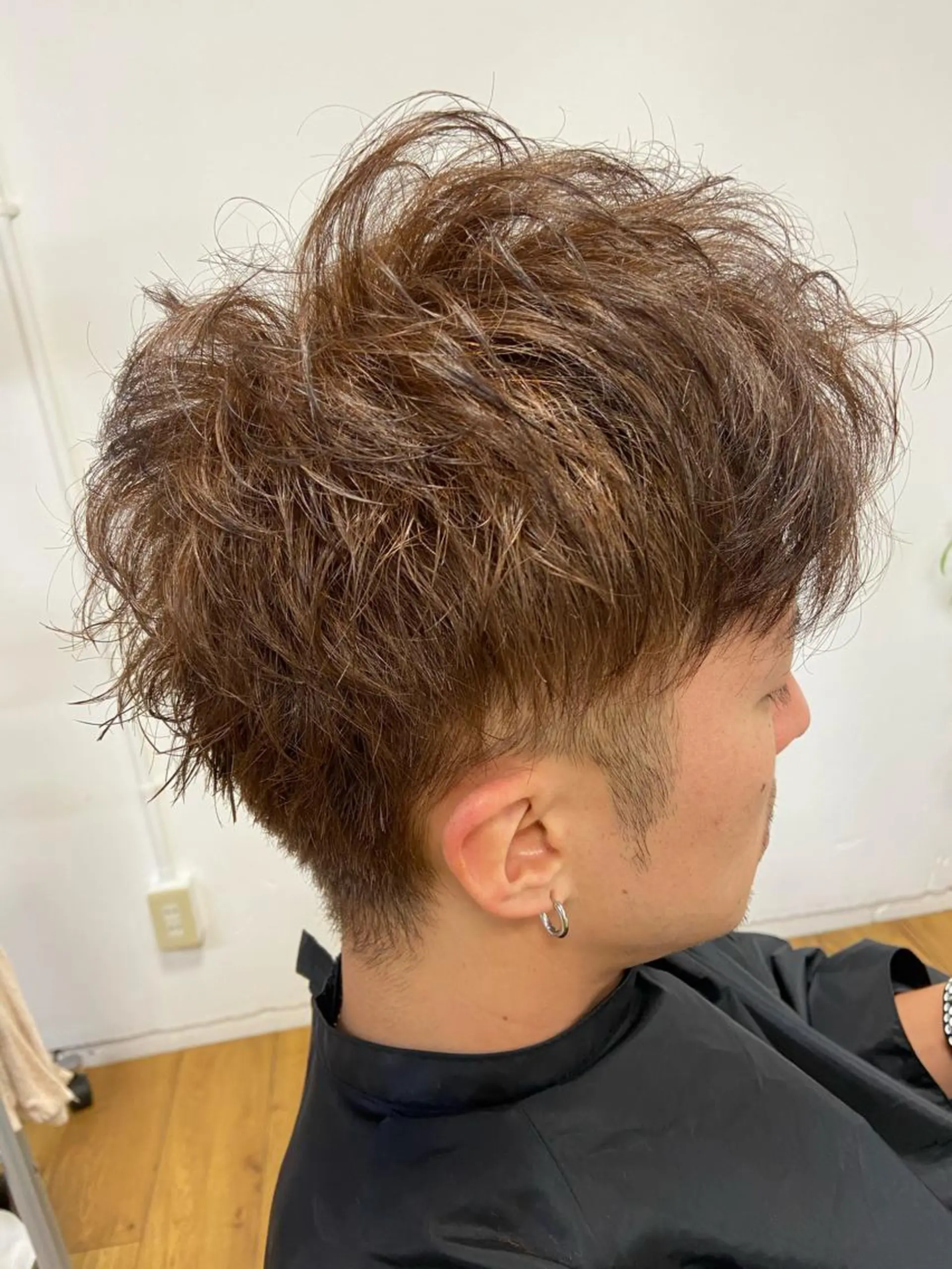 ショート カラー メンズ 小山 明菜のヘアスタイル