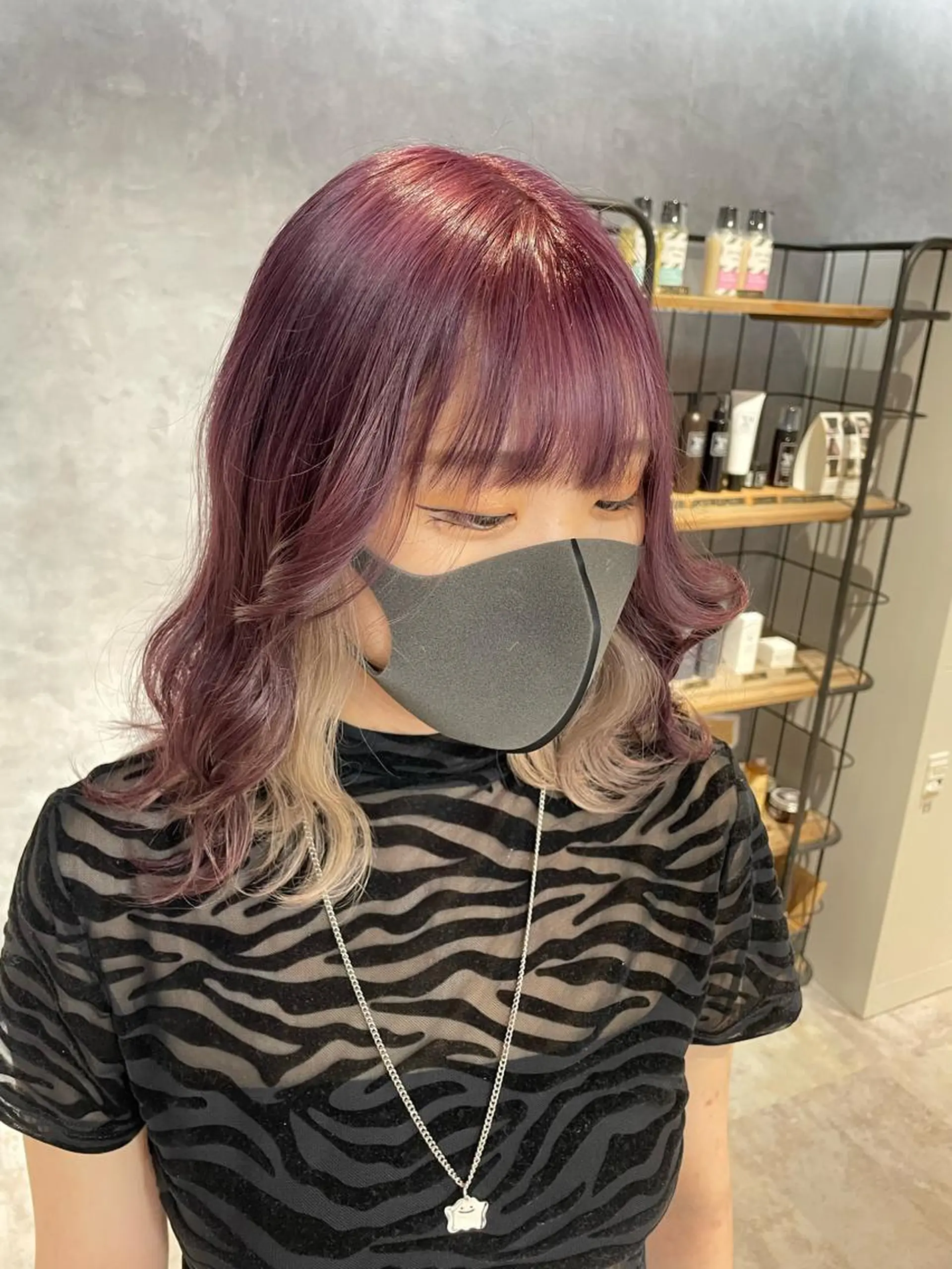 ミディアム Cielro/ダブル カラー/西田咲希のヘアスタイル