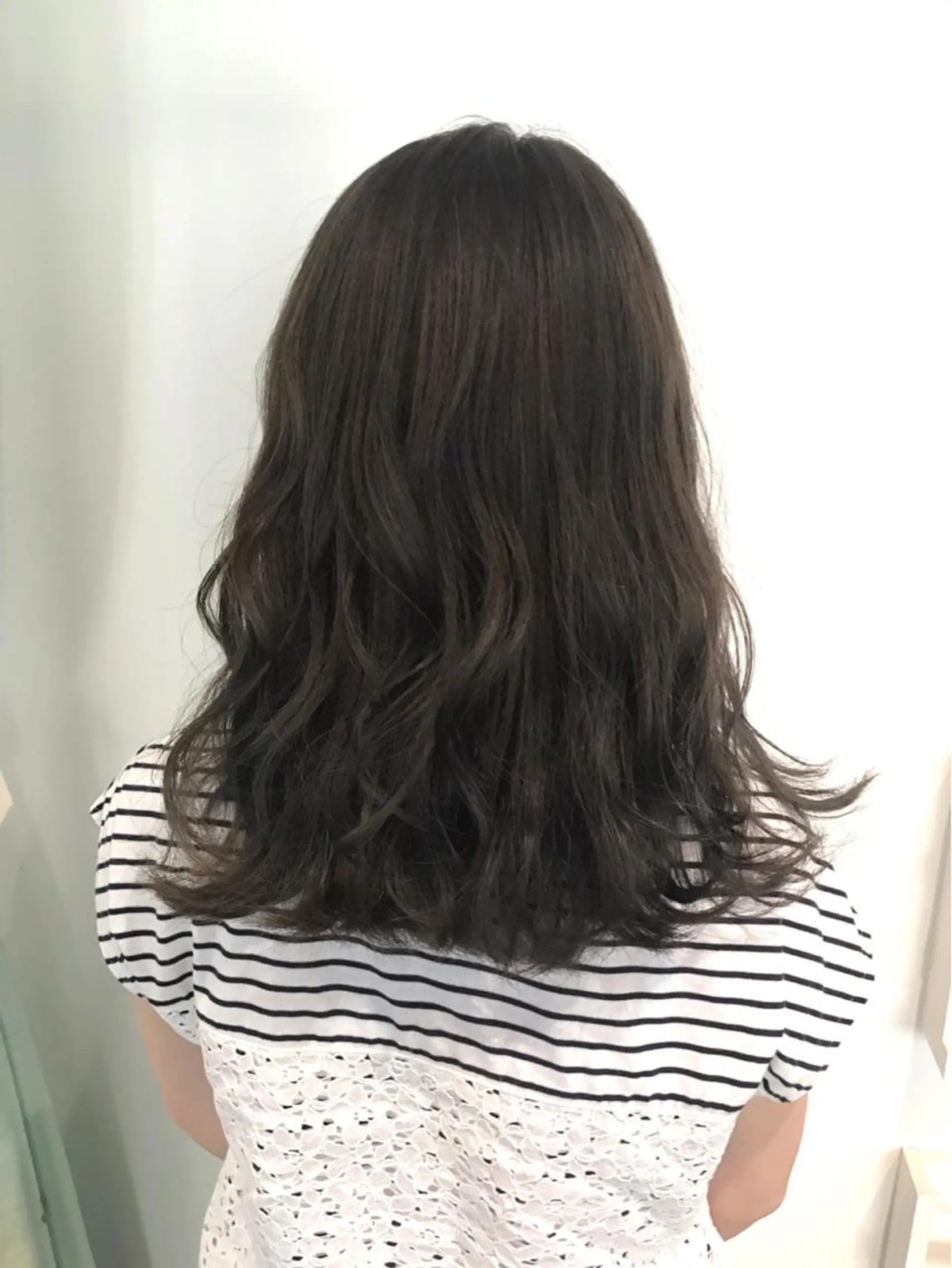 ミディアム カラー ヤマナカ エリカのヘアスタイル