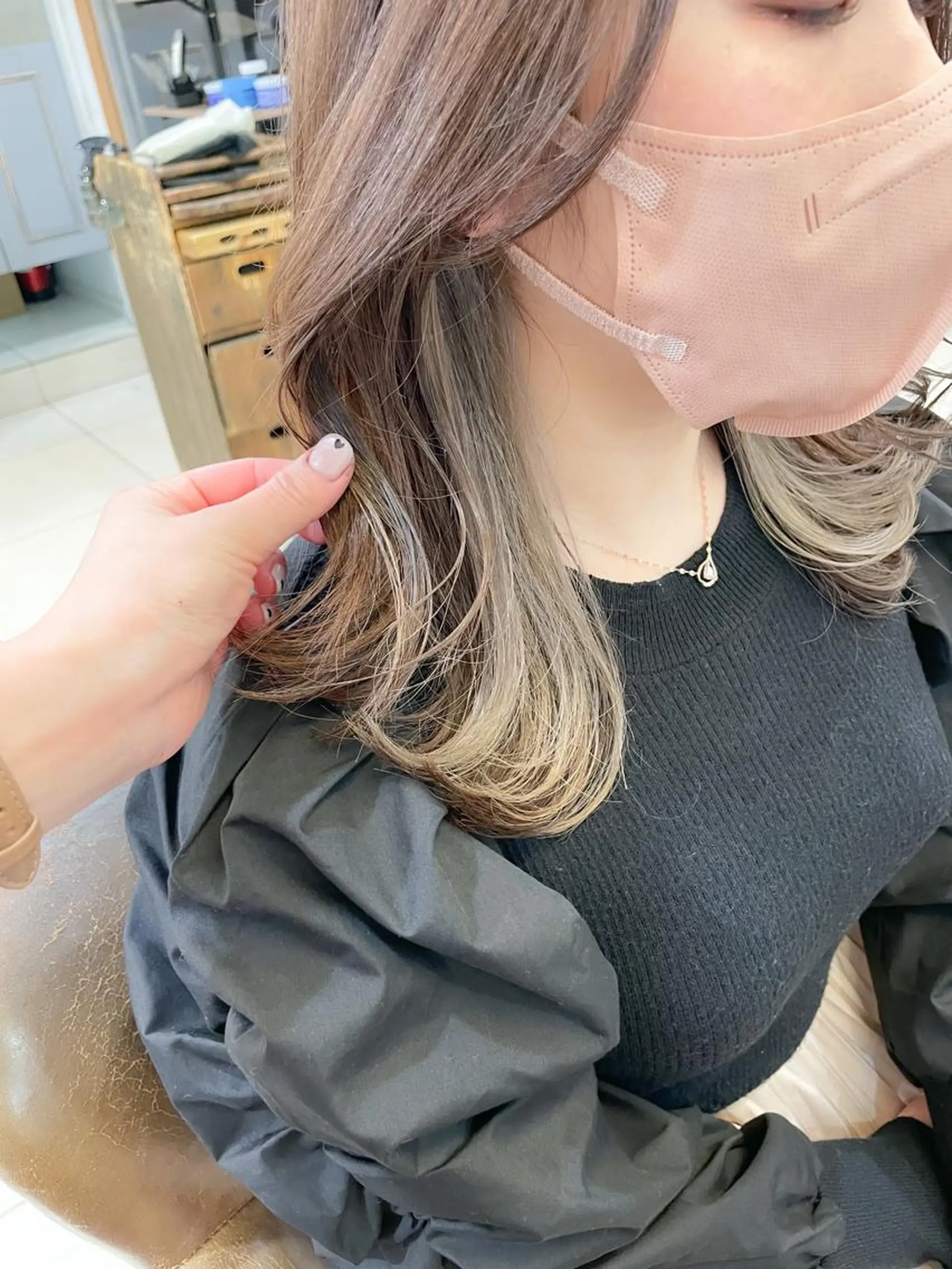 ミディアム カラー ベージュカラー インナーカラー ホワイトベージュ ヘアカラー ✨カラー支持No.1 🧸ワキ カナコ🧸のヘアスタイル