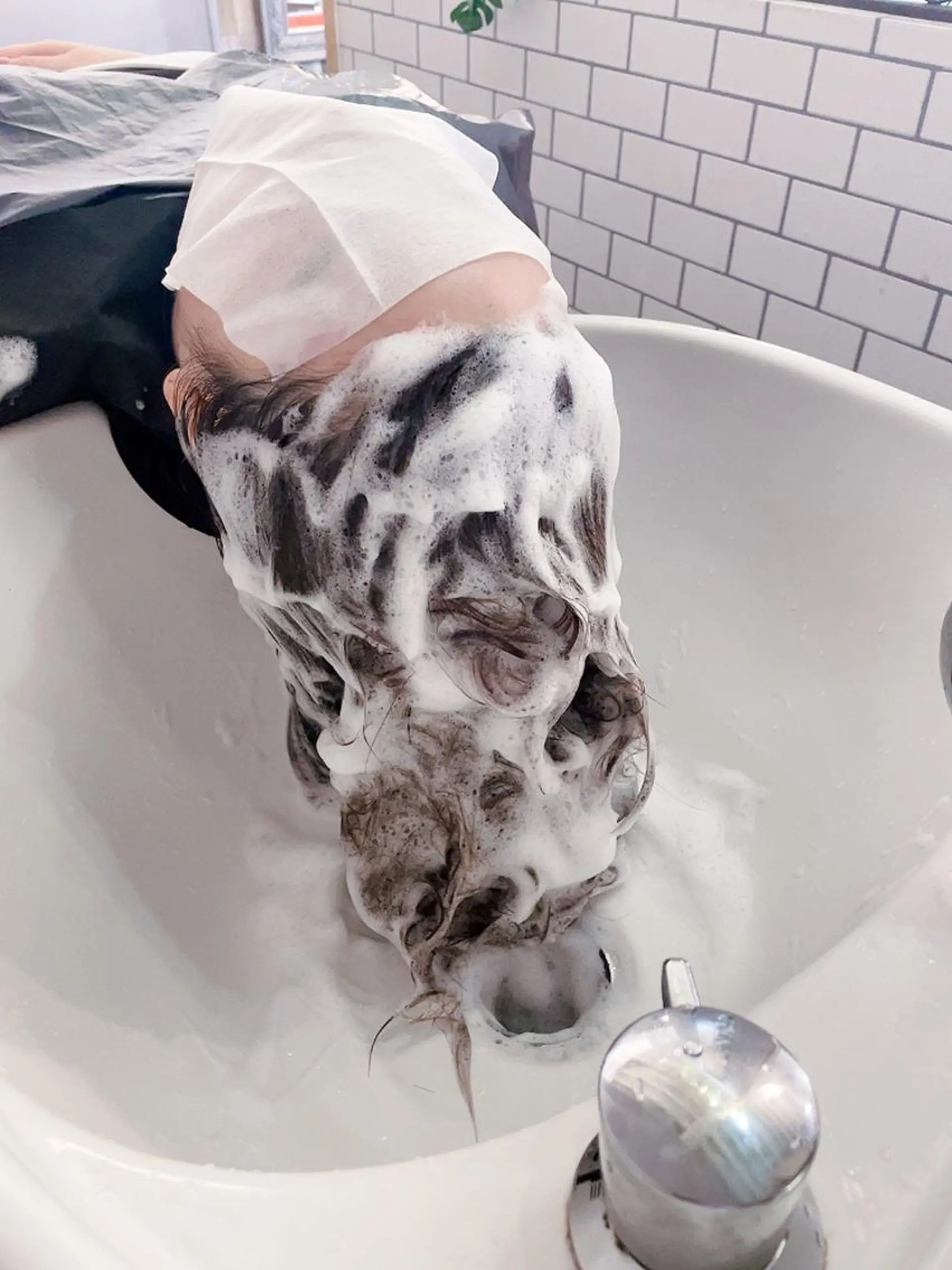 セミロング カラー パーマ ヘアアレンジ ネイル マツエク・マツパ アイブロウ Chic シックのヘアスタイル