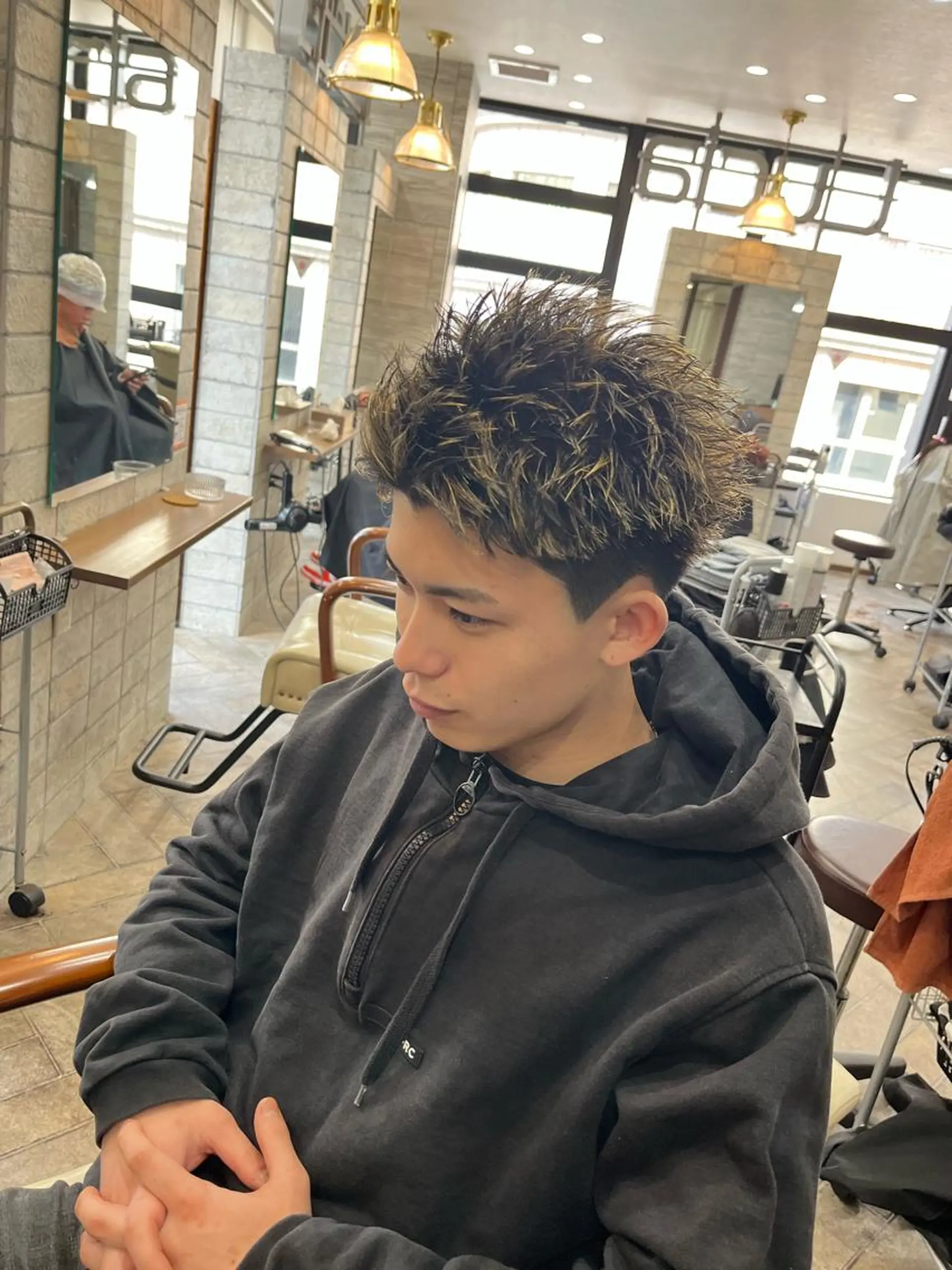 ショート カラー メンズ スパイキーショート ショートヘア カット ヘアカラー トリートメント ヘアセット メンズサロン ANSWERのヘアスタイル