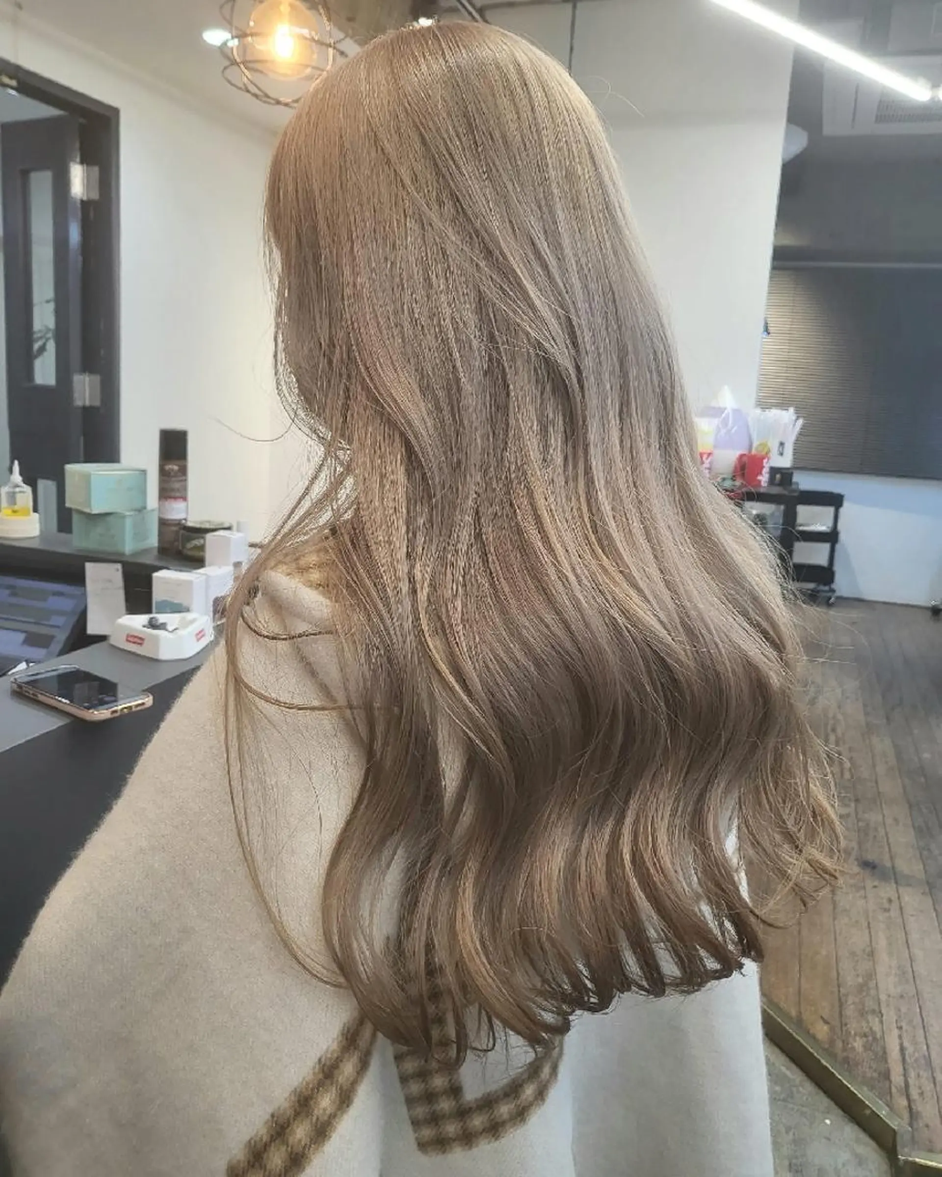 ロング カラー fand AKANE のヘアスタイル