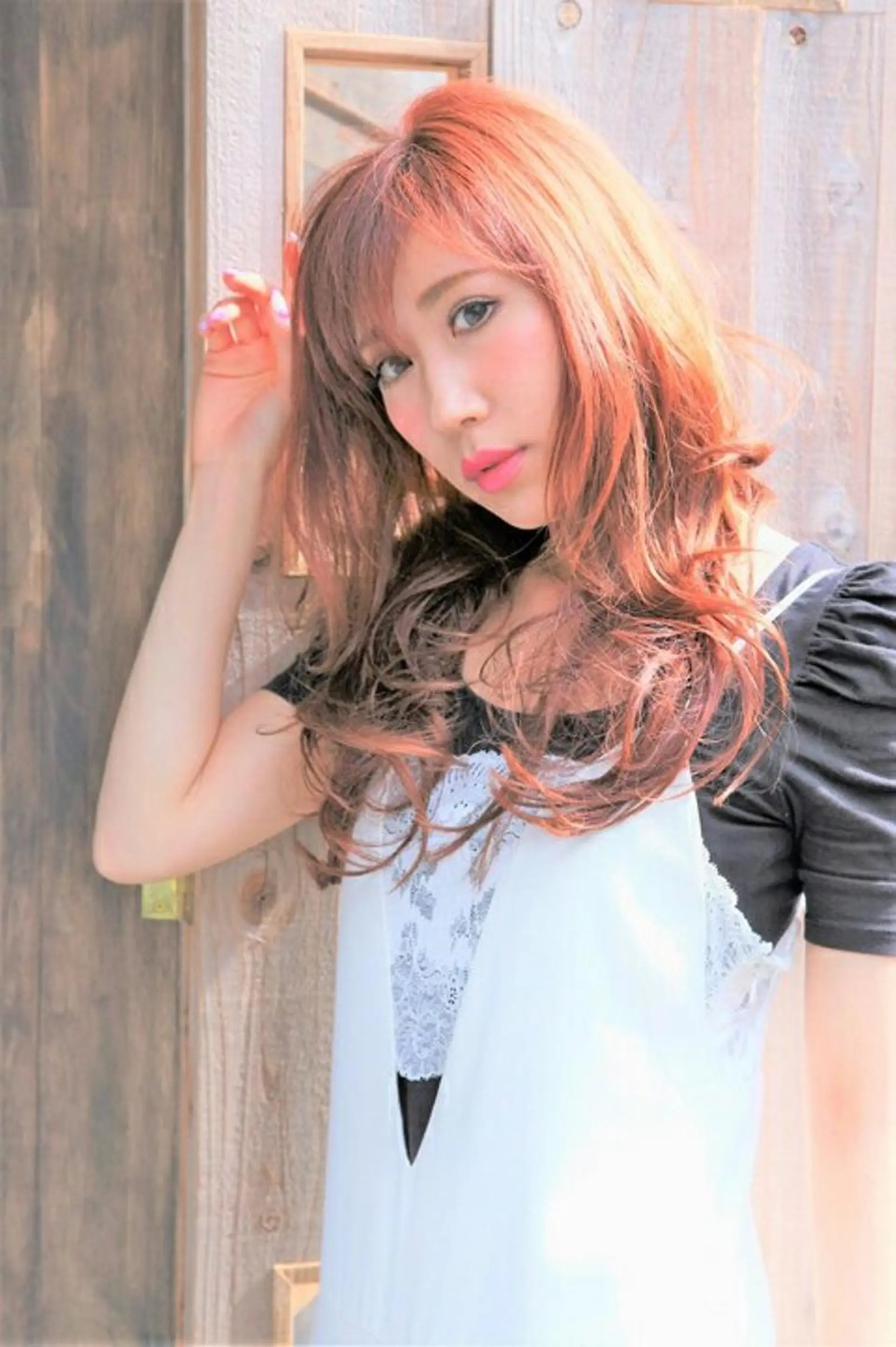 セミロング カット ヘアカラー パーマ トリートメント ＦＵＮＩＣ ファニックのヘアスタイル