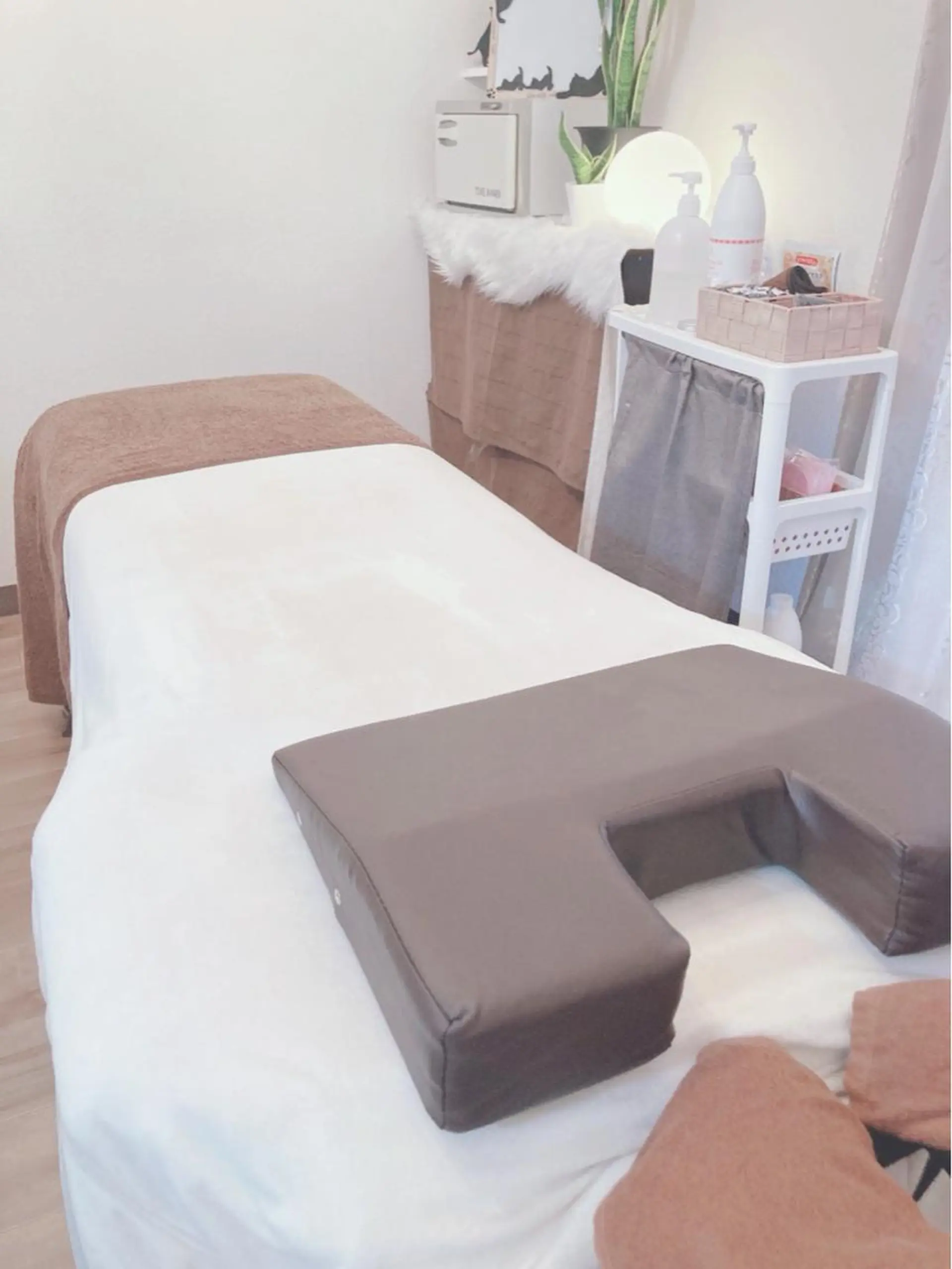 ショート カラー パーマ ヘアアレンジ メンズ キッズ ネイル マツエク・マツパ アイブロウ 脱毛&美容サロン Dr.Epiのエステ・リラクイメージ