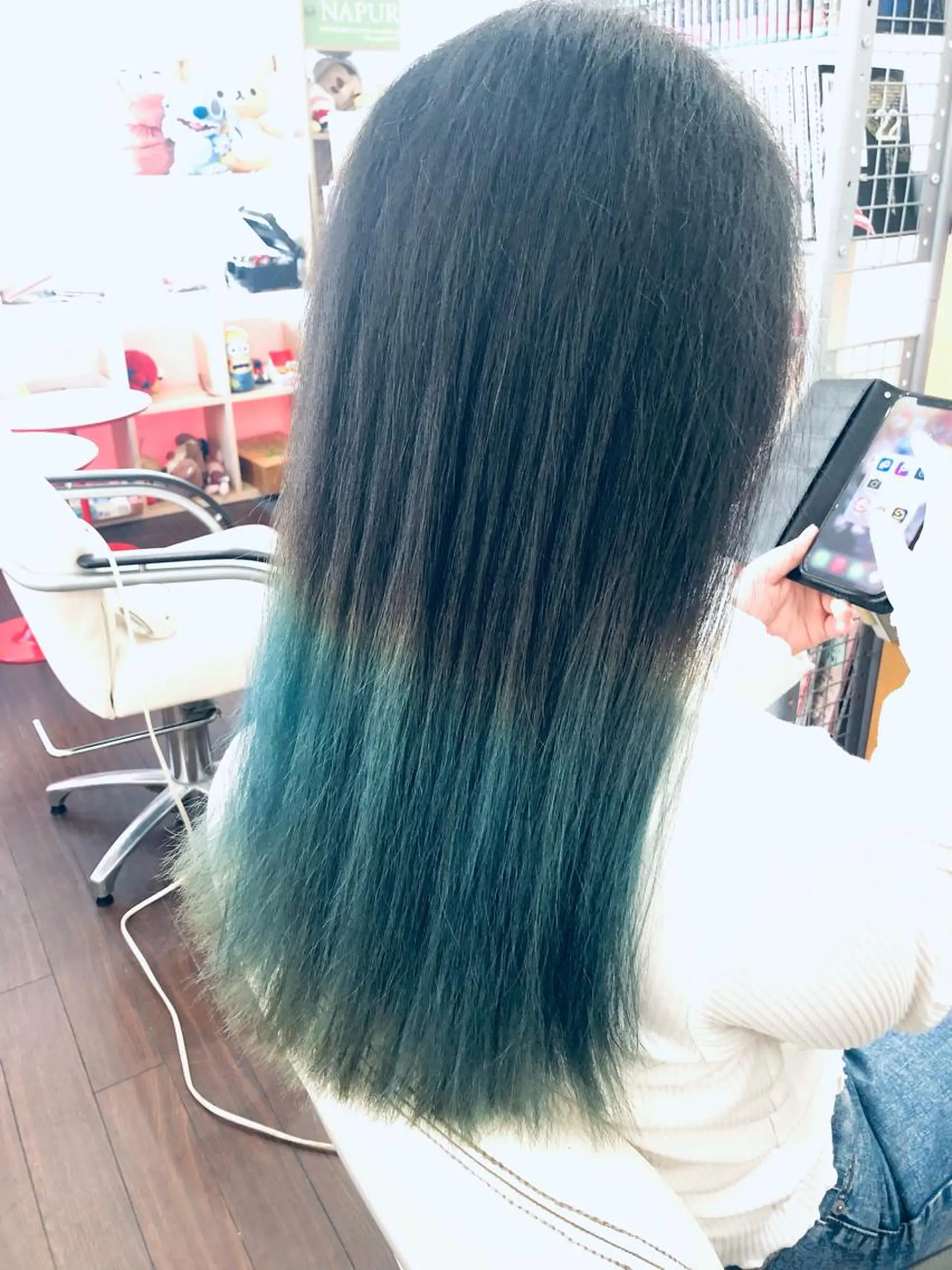 セミロング カラー まさき✂︎ブリーチ／ デザインカラーのヘアスタイル