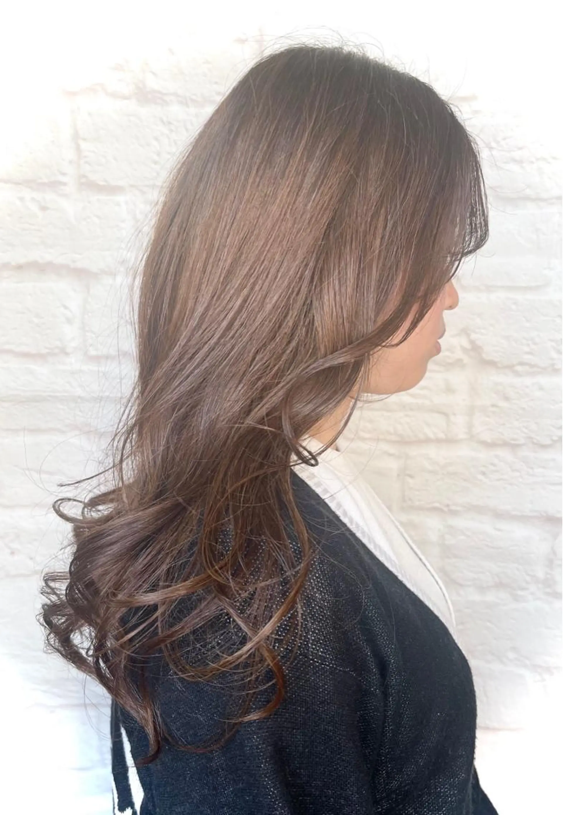 セミロング ハイライト ヘアカラー 五十嵐 舞のヘアスタイル