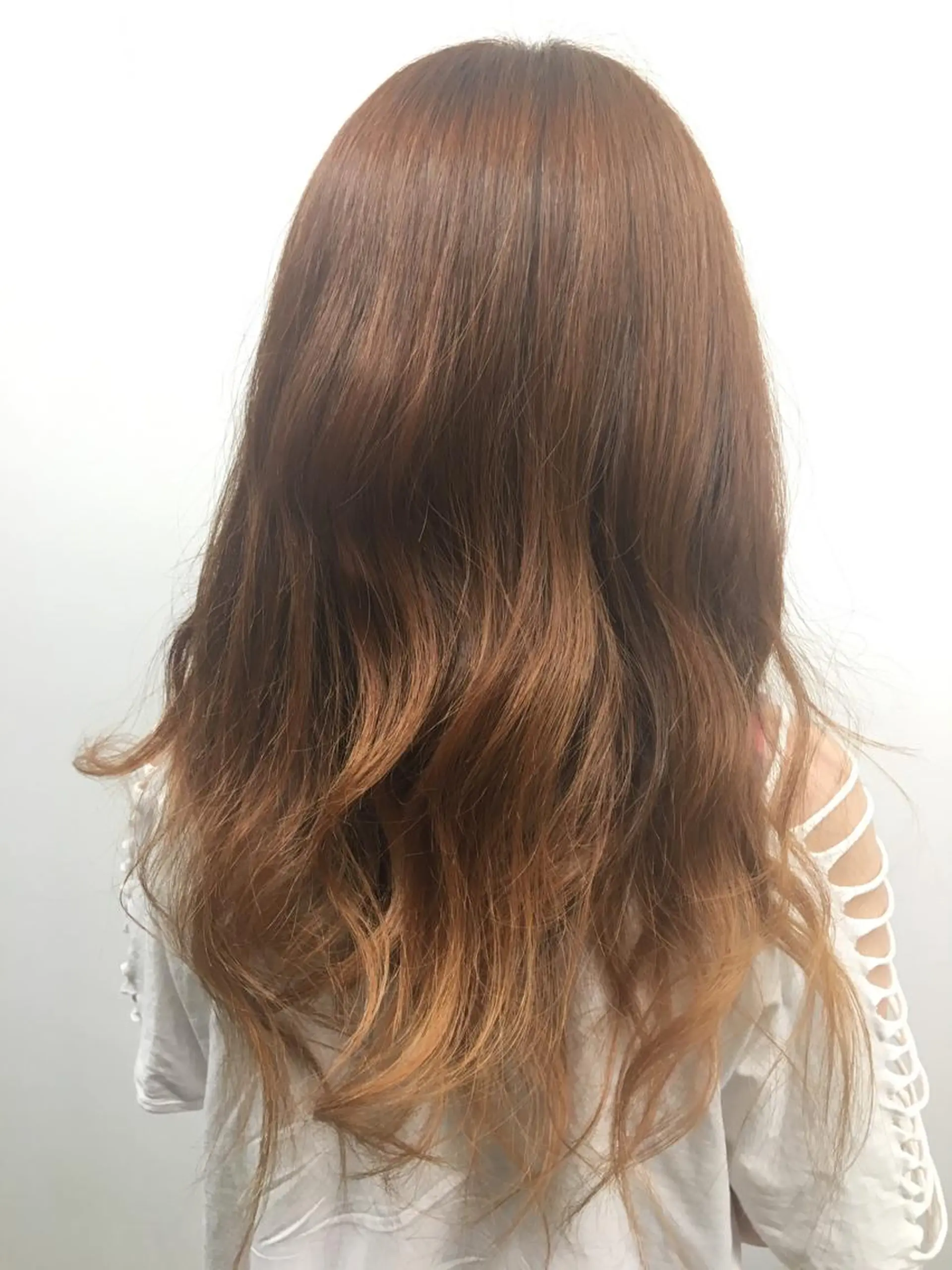 セミロング カラー グラデーションカラー オレンジ c＆ ちはるのヘアスタイル