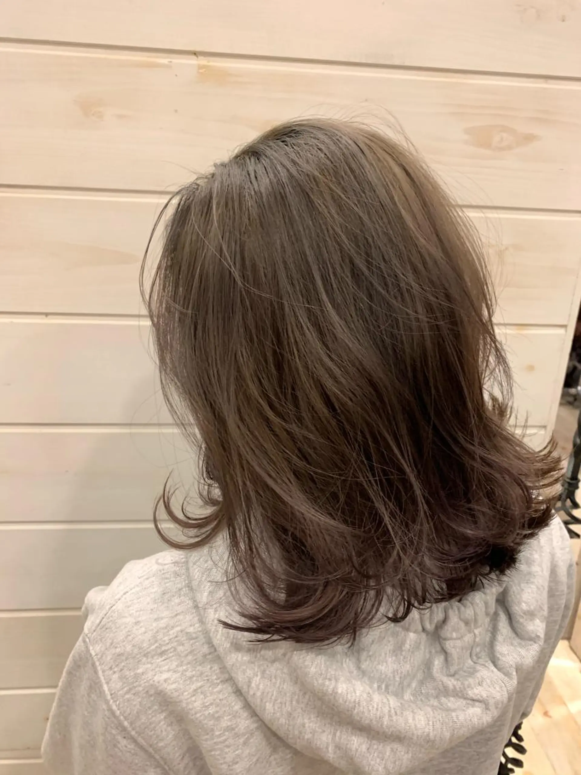 セミロング カラー アッシュ 東恩納 誠のヘアスタイル