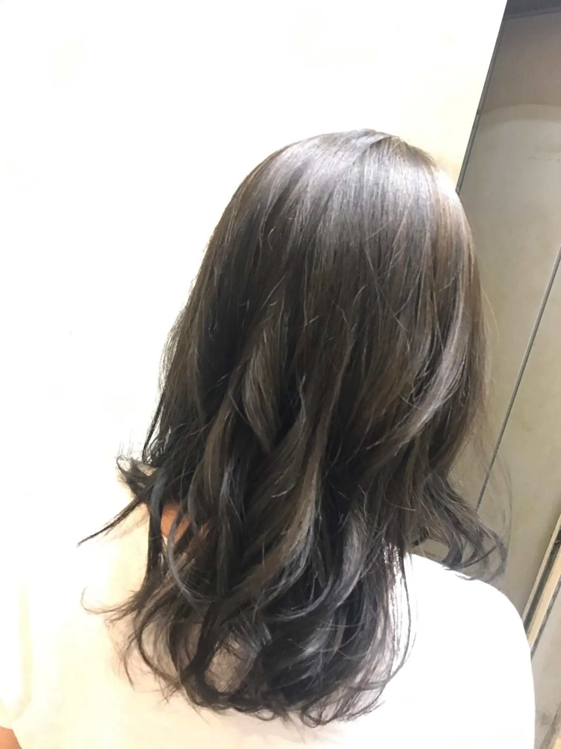ミディアム カラー shi hoのヘアスタイル