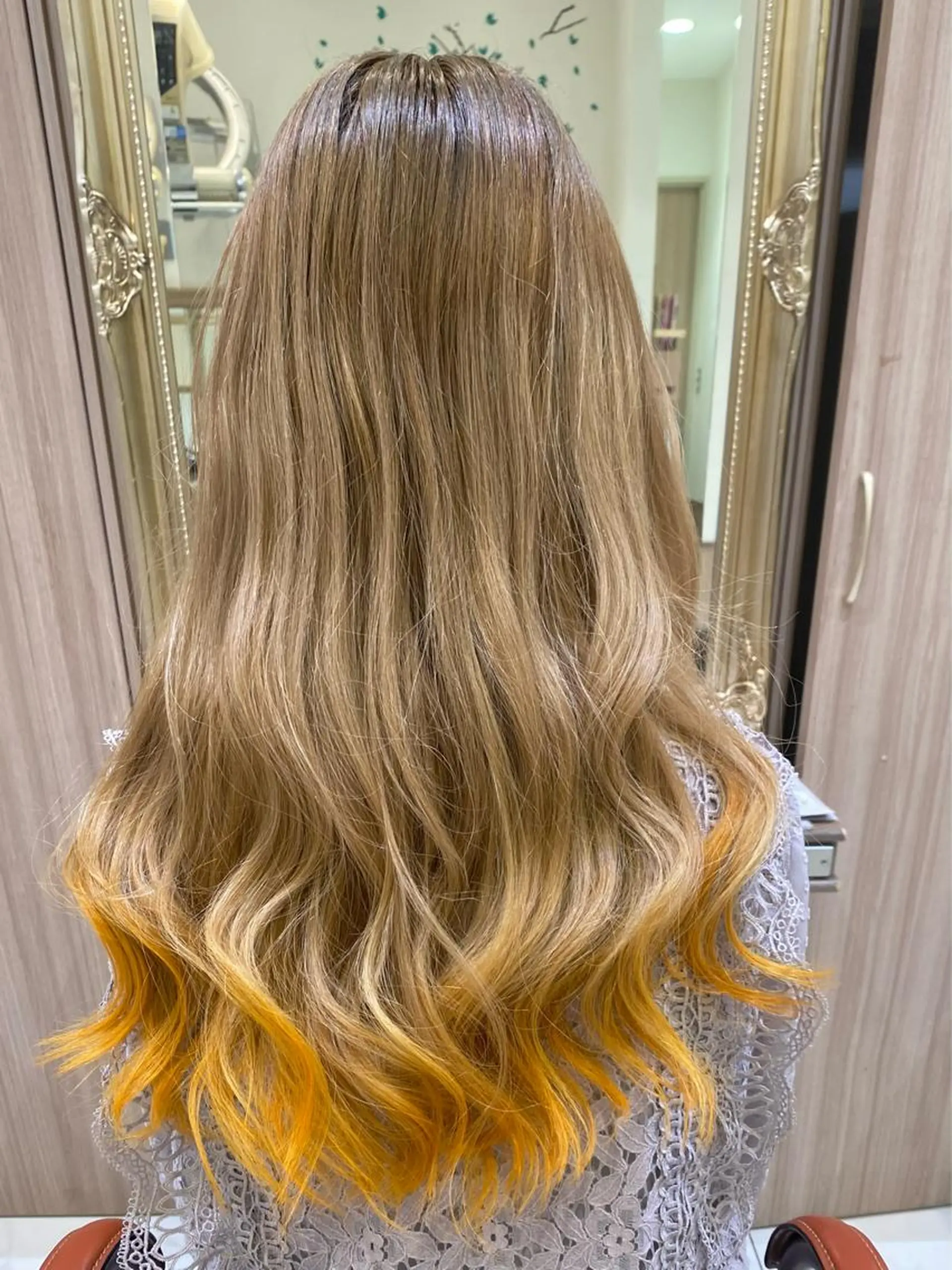 ロング カラー 古川 琴美のヘアスタイル