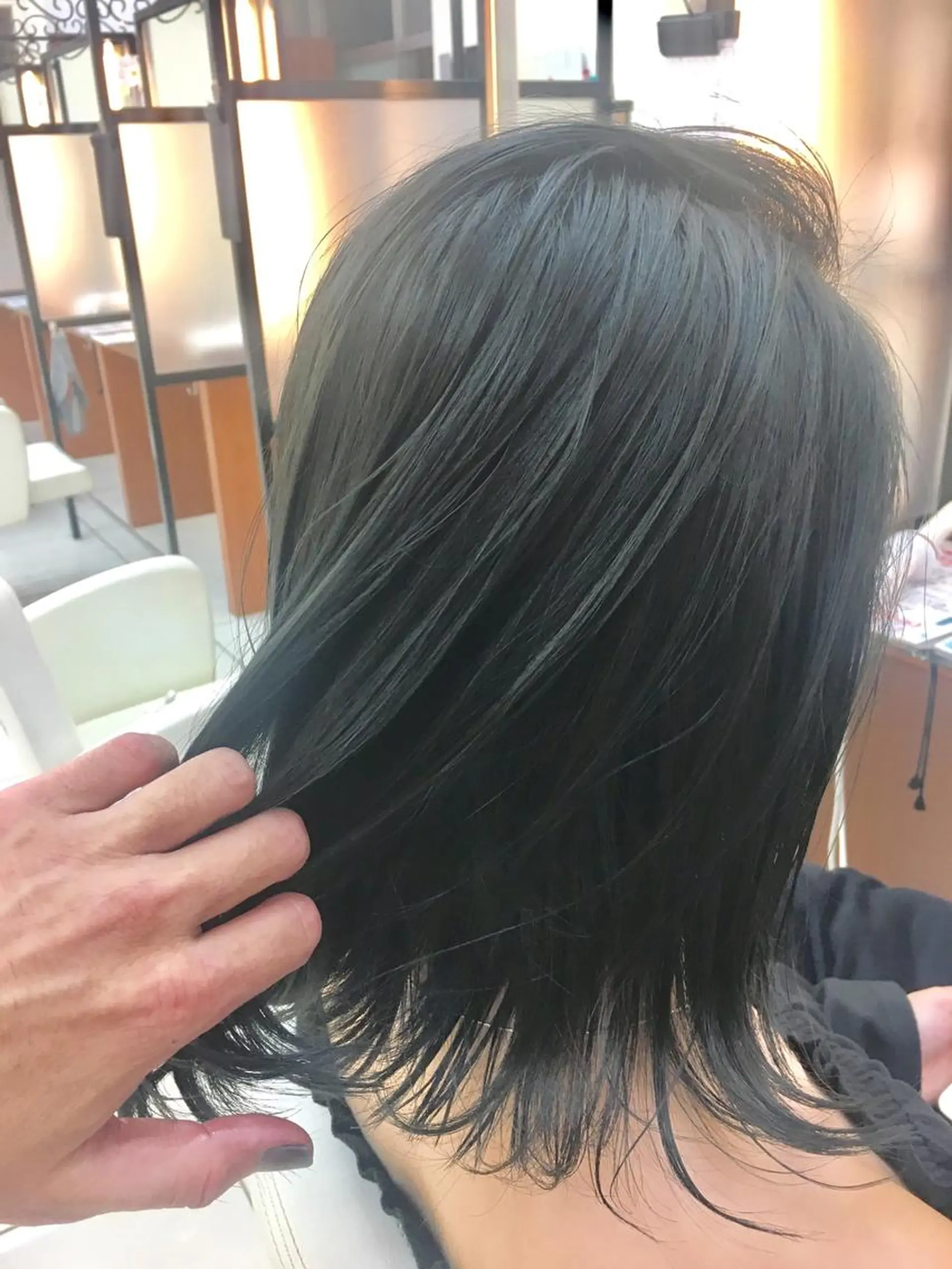 カラー アッシュ バレイヤージュ ブルーカラー ブルーアッシュ イルミナカラー カット ヘアカラー N° jillva ♦️川端裕司♦️のヘアスタイル